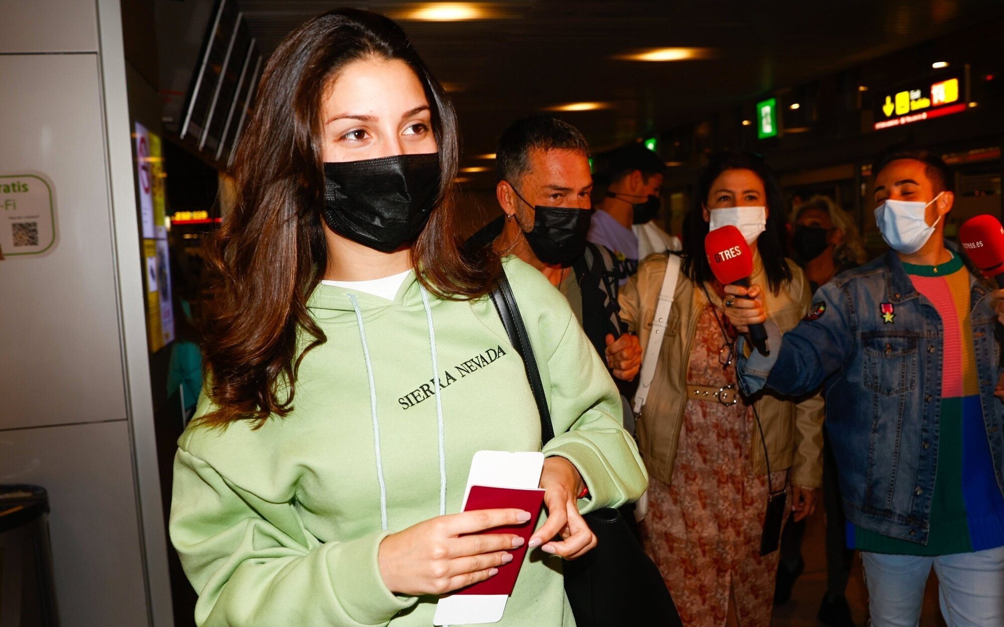 El sinsentido de Telecinco con 'Supervivientes 2022': Muestra en el aeropuerto a concursantes no confirmados