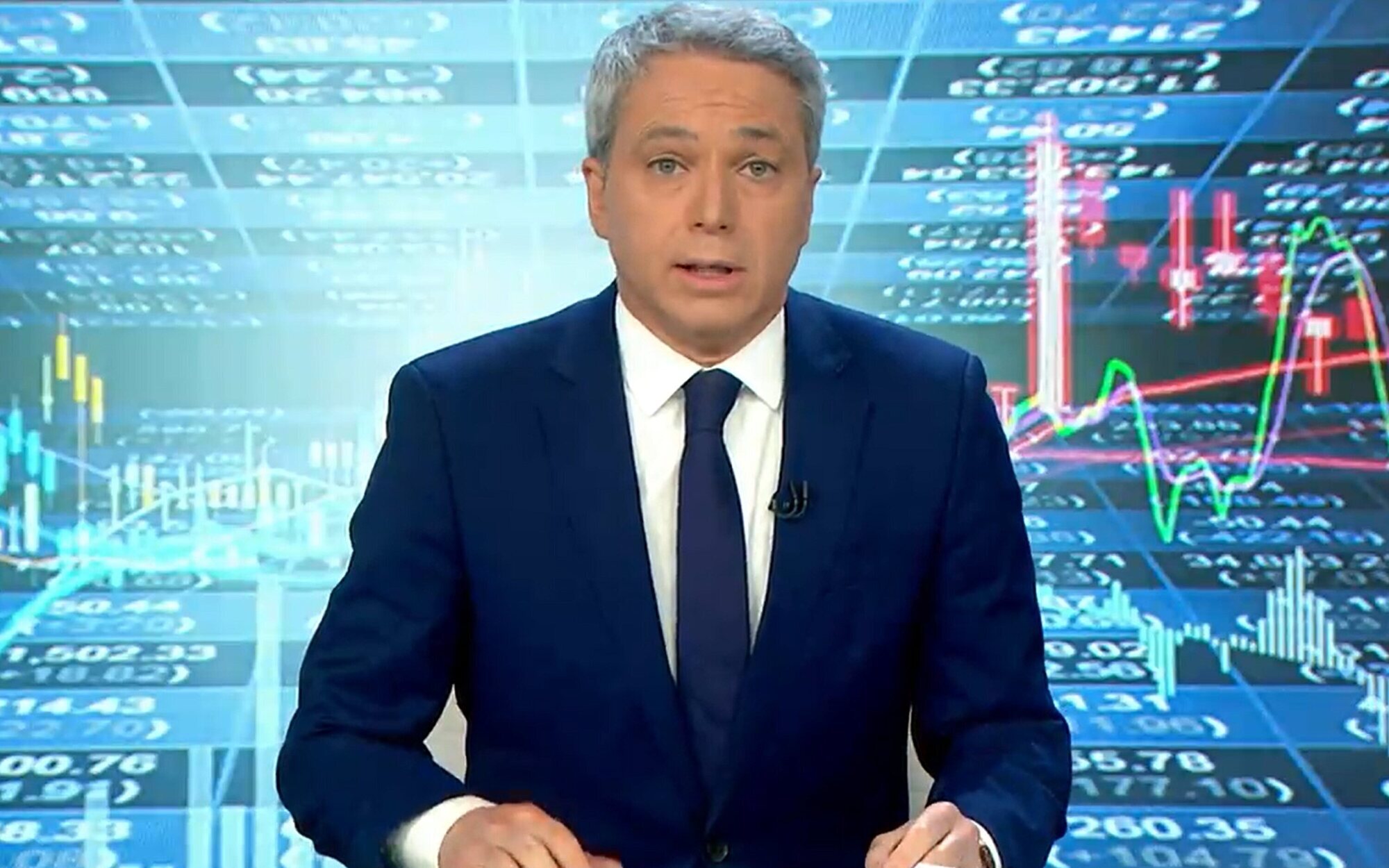 'Antena 3 noticias' (18,9%) baja, pero amplía su racha, e 'Informativos Telecinco' (12,3%) recorta cayendo