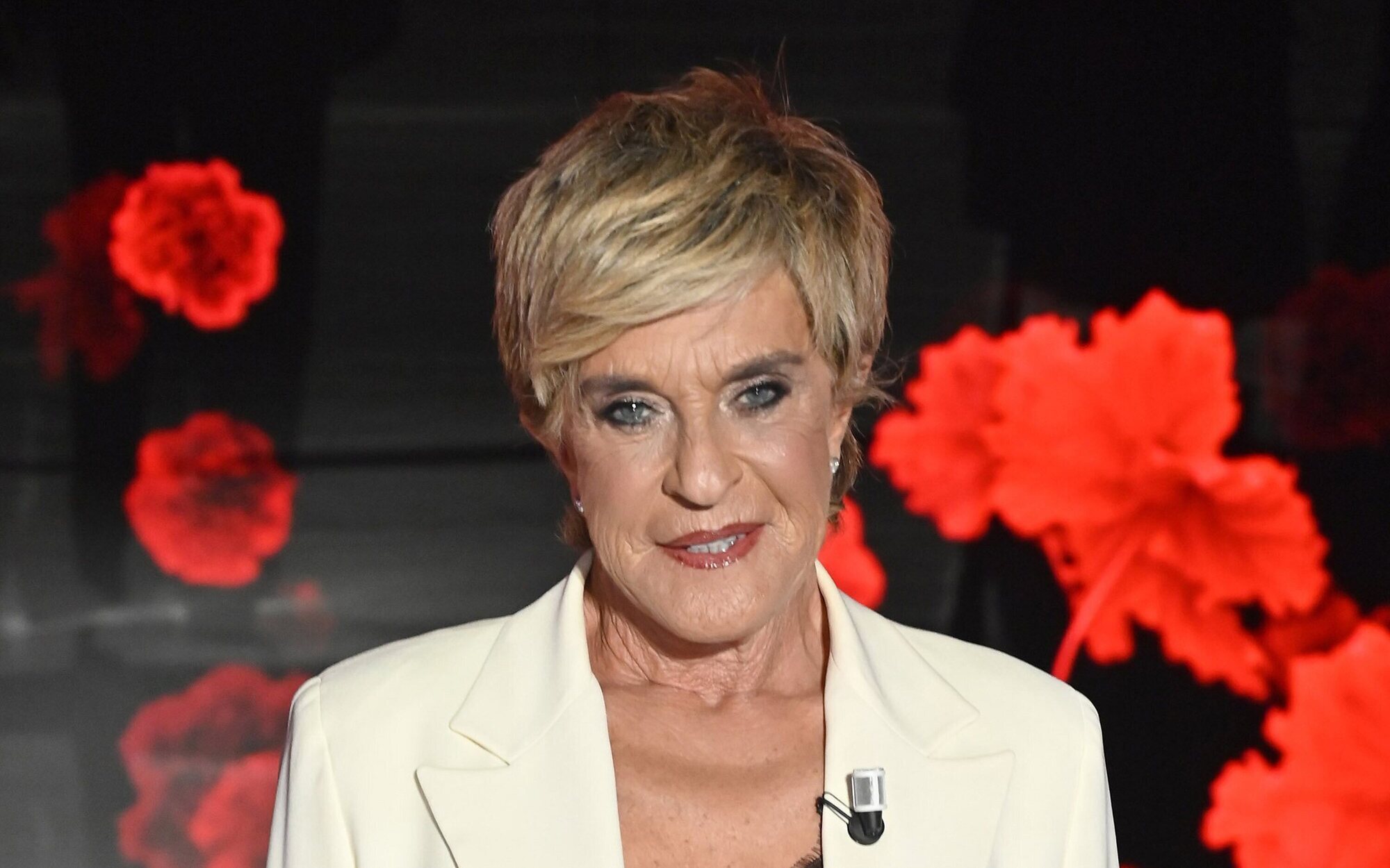 Chelo García Cortés abandona 'Sálvame Fashion Week' en ambulancia tras sufrir una grave caída