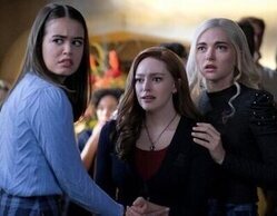 The CW cancela 'Legacies', 'Embrujadas', 'Naomi' y otras cuatro series más