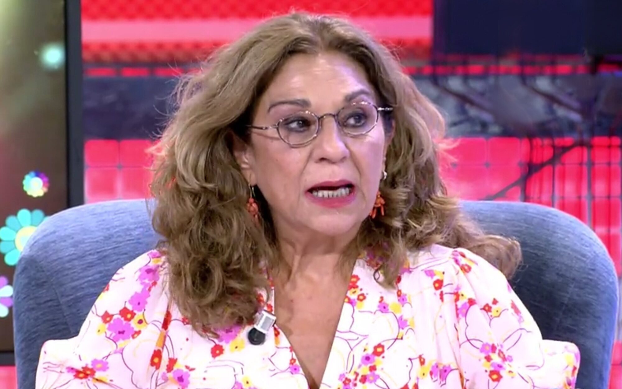 Lolita promociona el regreso de 'Tu cara me suena' en pleno 'Deluxe': "En septiembre vuelvo a ser jurado"