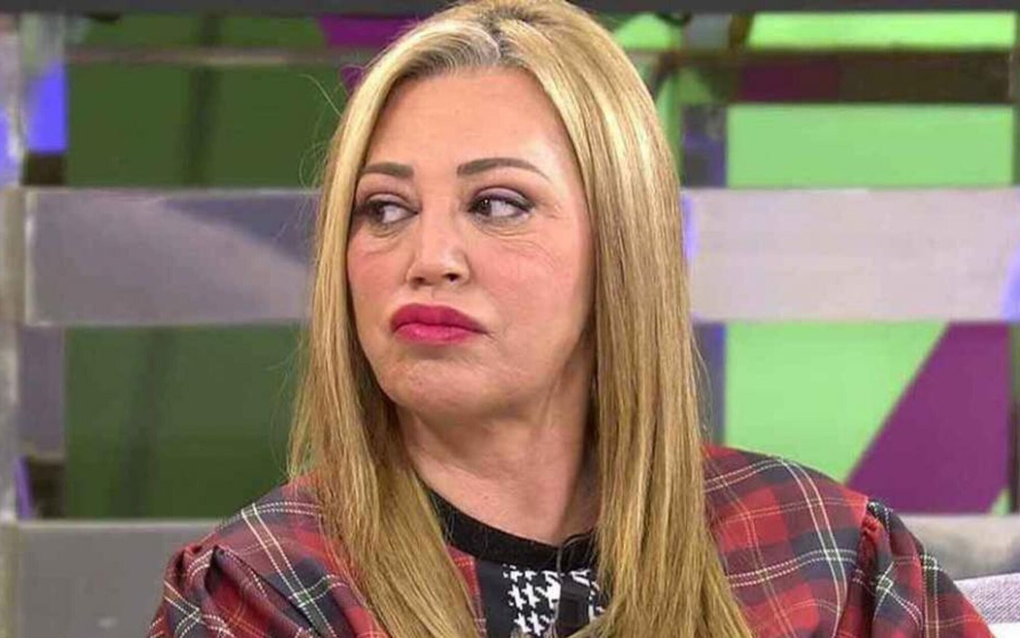 Belén Esteban irrumpe en 'Viernes Deluxe' para defender "la paja" de Anabel a Yulen en 'Supervivientes 2022'