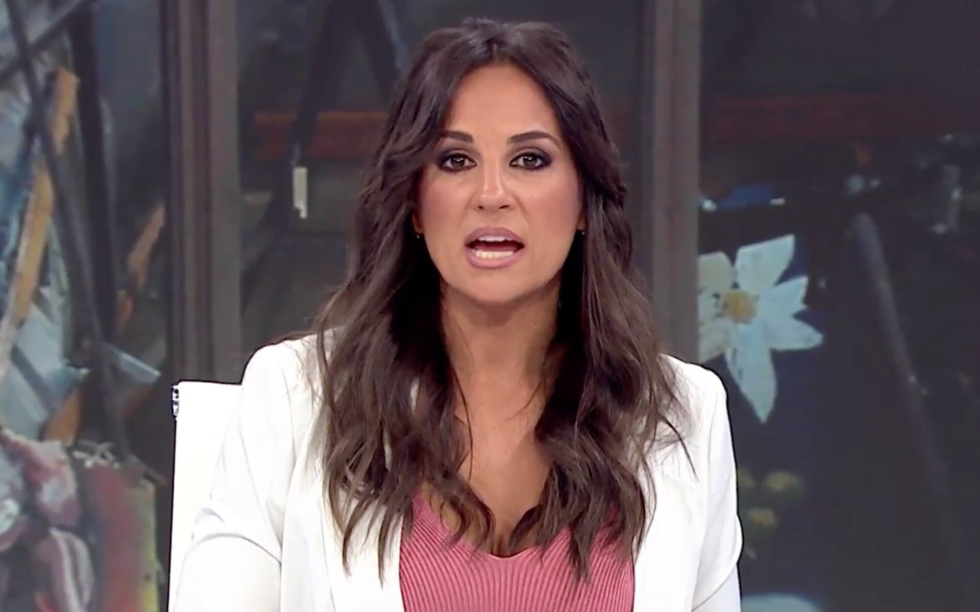 'Espejo público' pide disculpas por los comentarios racistas de un entrevistado que portaba símbolos neonazis