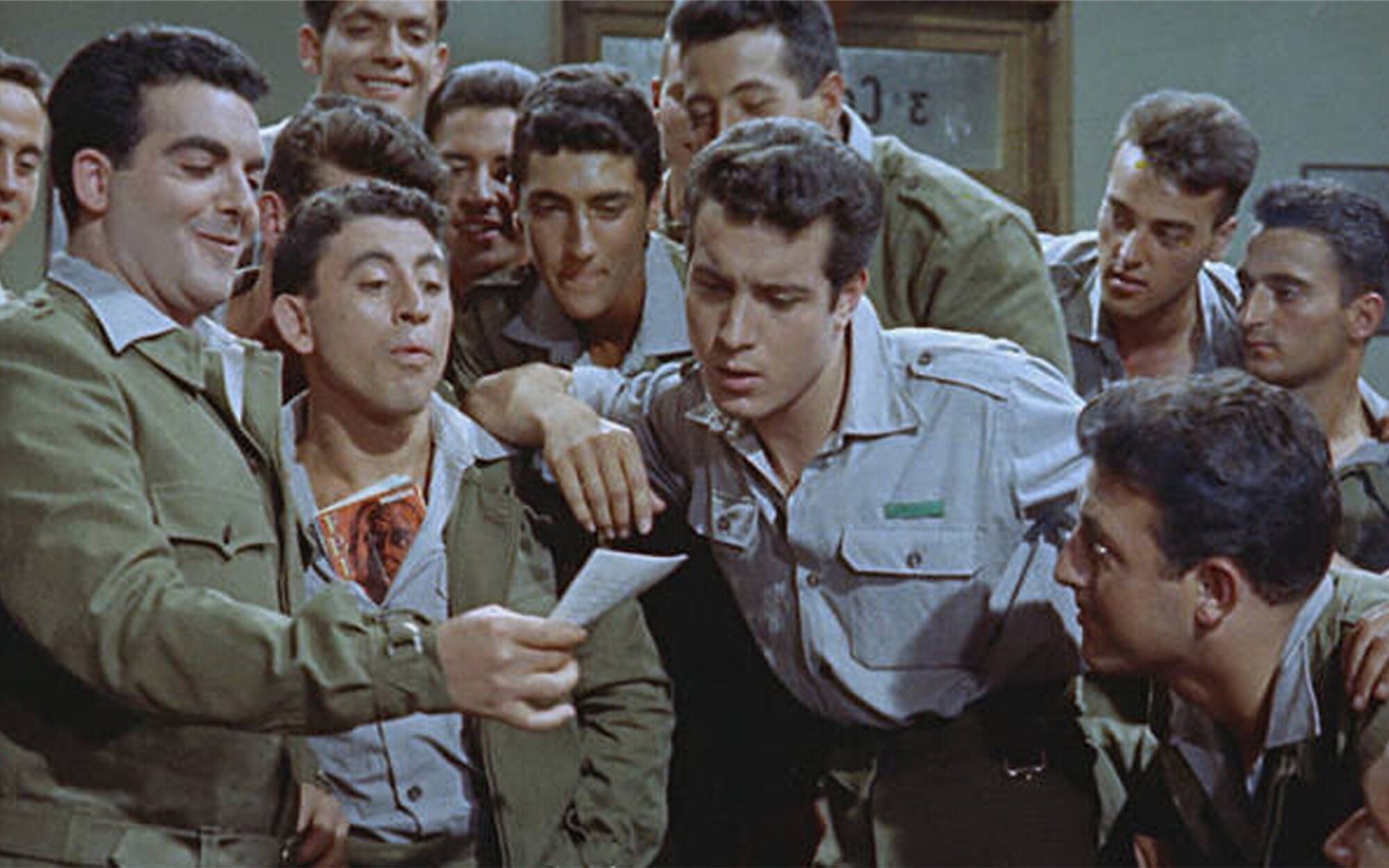 El cine español de Trece (4,3%) se corona en lo más alto con "Ahí va otro recluta"