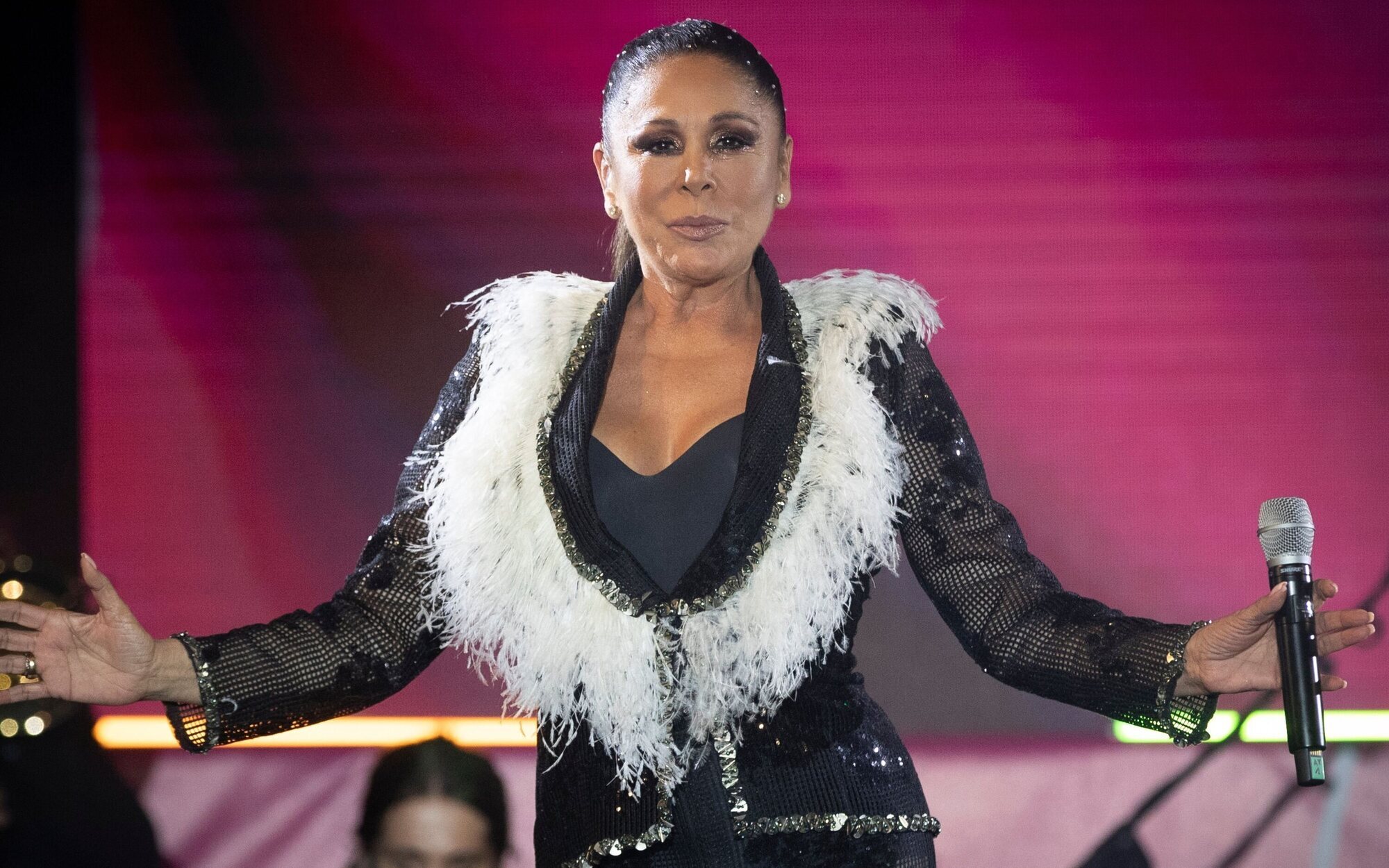 Isabel Pantoja clausura uno de sus clubs de fans