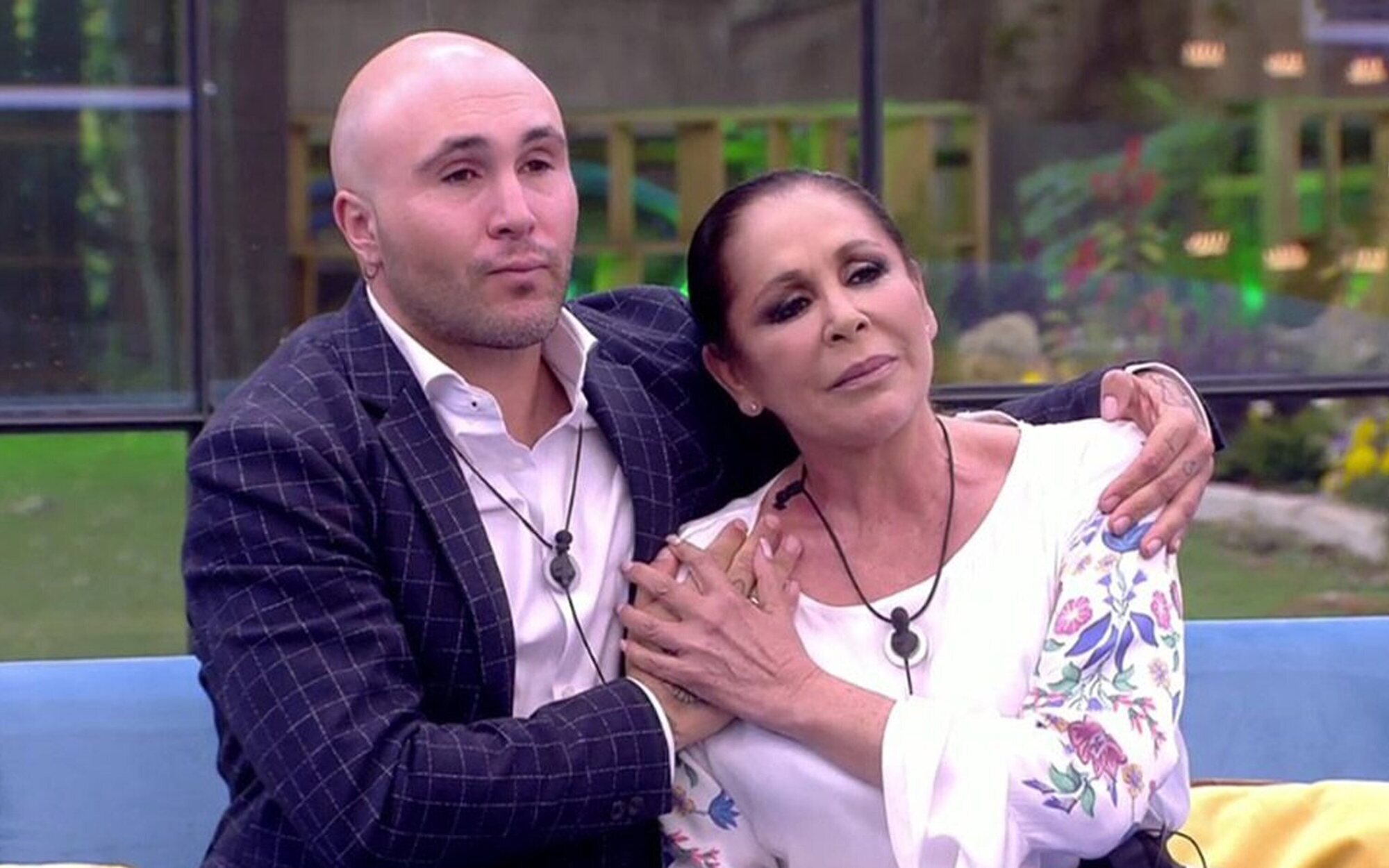 Isabel Pantoja seguiría todos los movimientos de Kiko Rivera a través de cuentas secretas