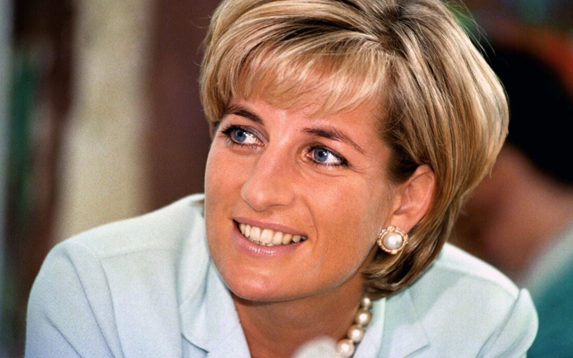 Las cadenas se involucran con el 25 aniversario de la muerte de Lady Di