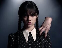 Netflix presenta a la familia Addams con el retrato de 'Wednesday'