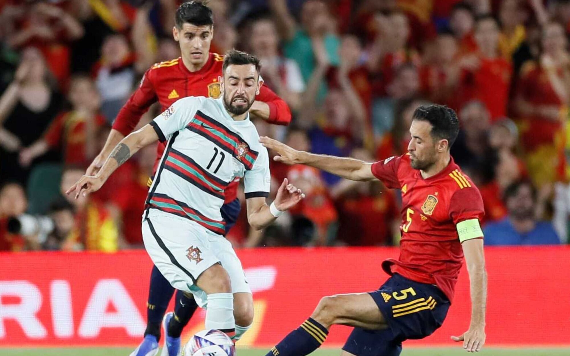 El éxito de la UEFA (32,6%) deja a 'Pesadilla en El Paraíso' (7,4%) hundida en el unidígito