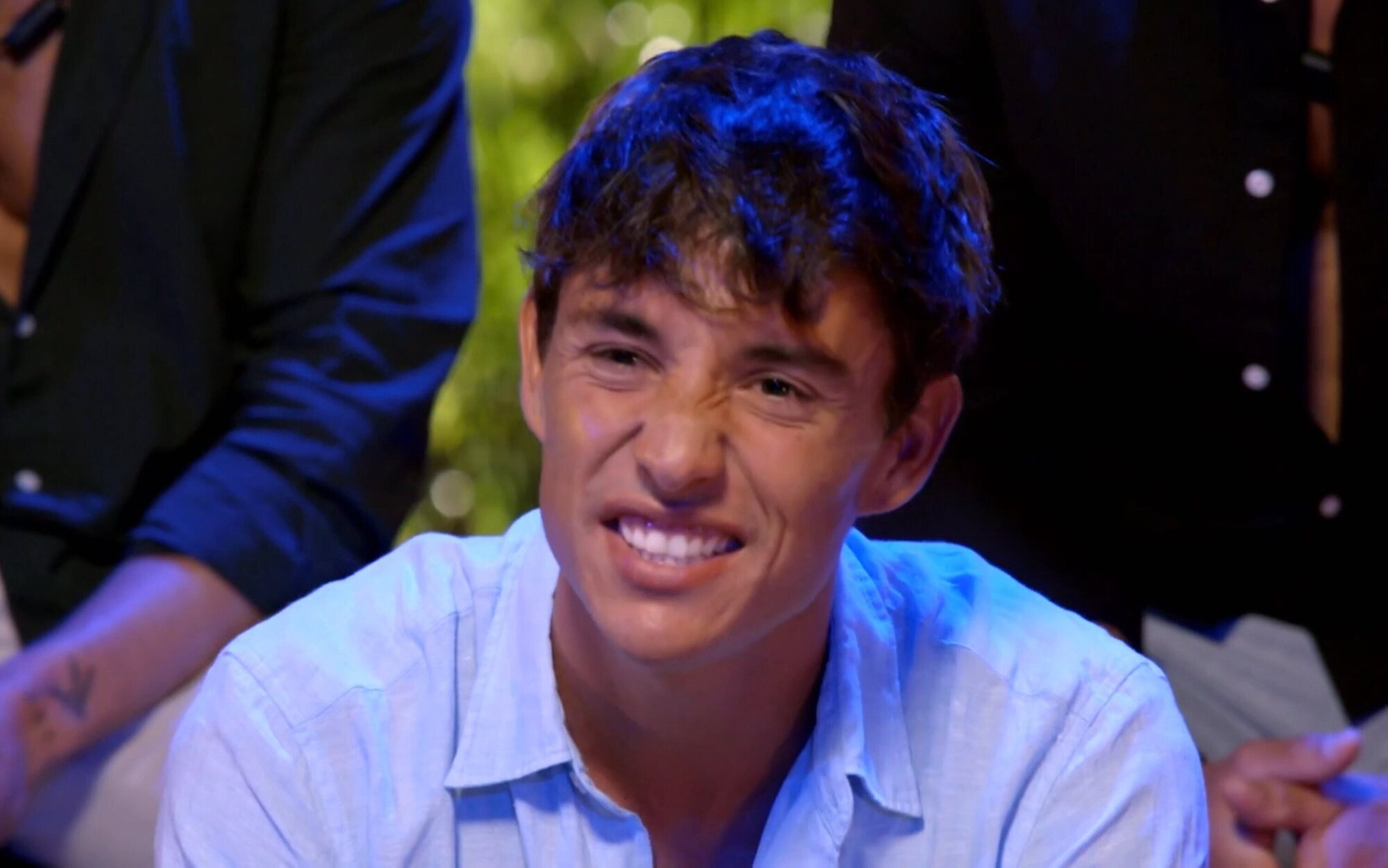 La surrealista confusión de Mario y Javi en 'La isla de las tentaciones' por el beso "del gemelo en el culo"