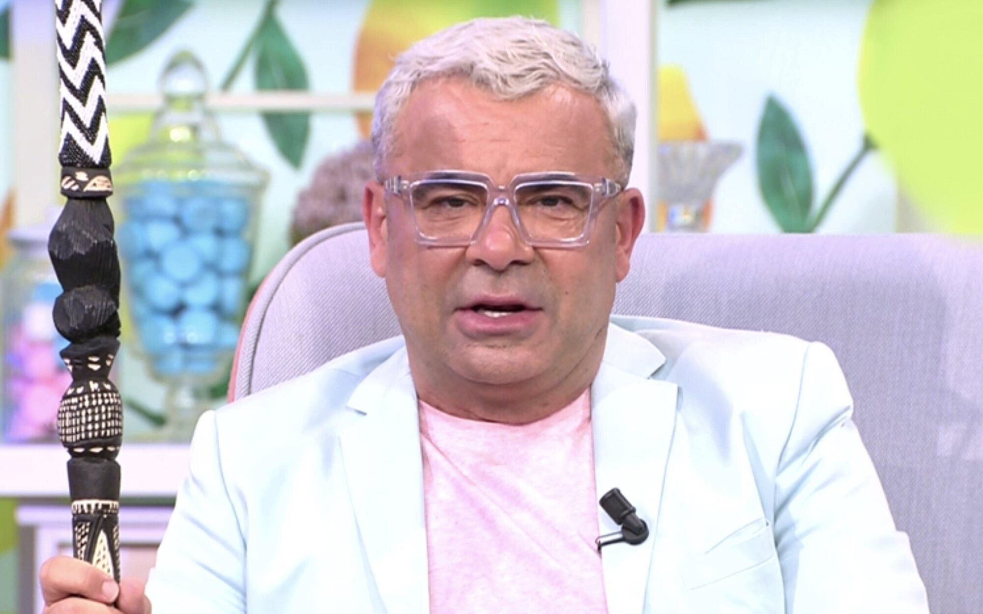 Jorge Javier Vázquez se cuela en casa de una espectadora para merendar con ella en pleno 'Sálvame'