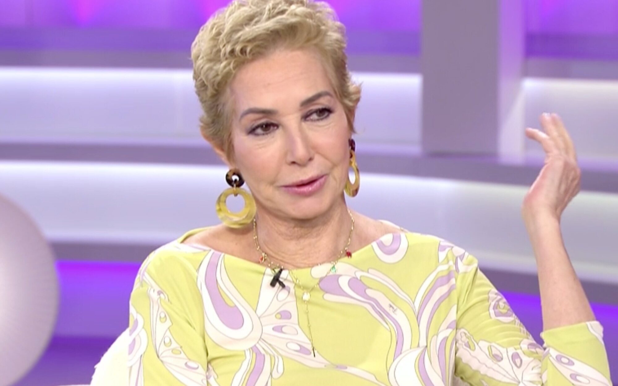 Ana Rosa Quintana, homenajeada en las pantallas de Times Square por su lucha contra el cáncer