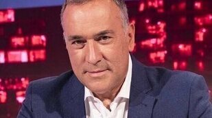 Críticas a Xabier Fortes por ironizar en directo con los abucheos a Pedro Sánchez: "Música de viento"