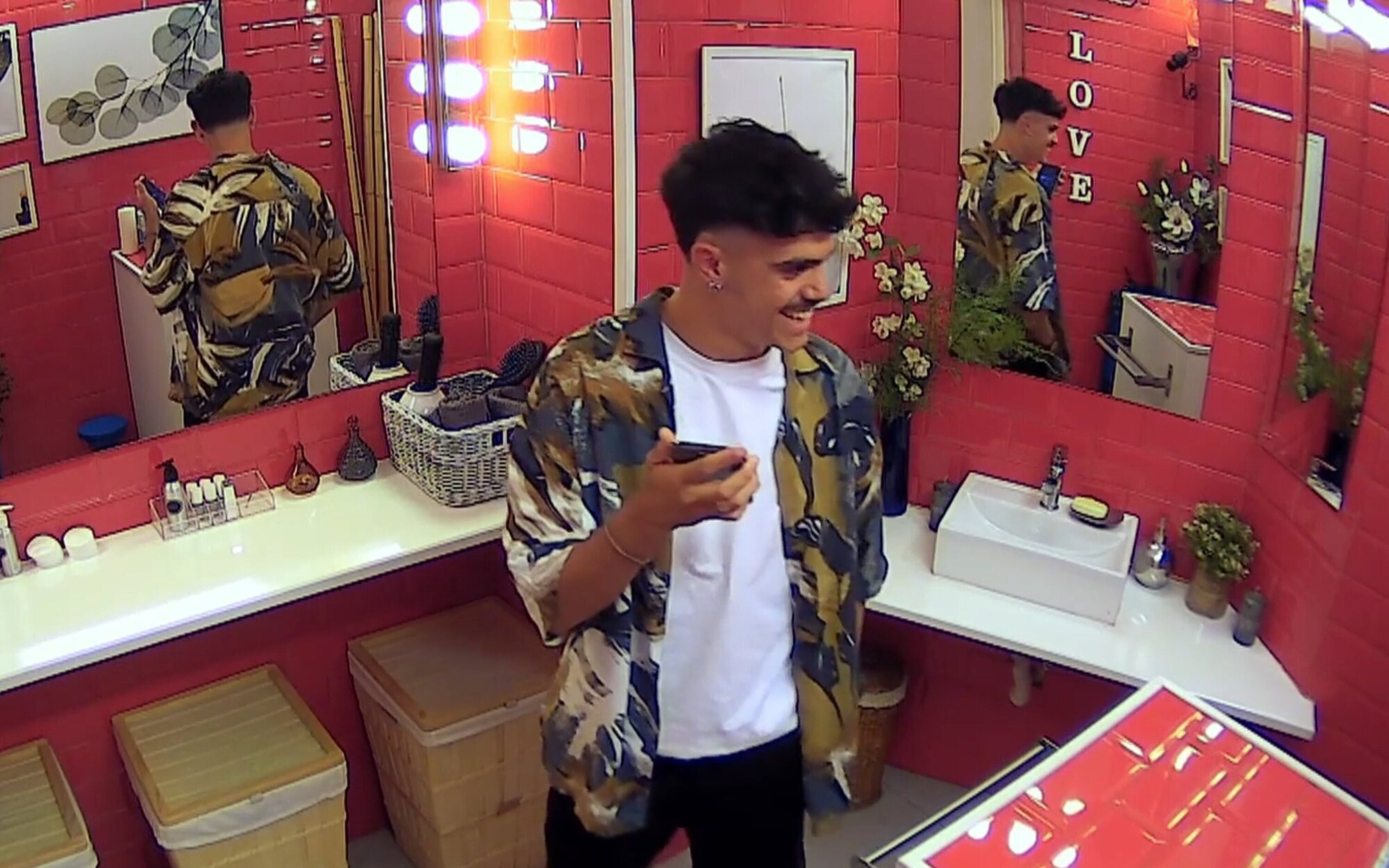 La surrealista llamada de un comensal de 'First Dates' a su abuela: "¿Estás en el 'Fai Dai' ese?"