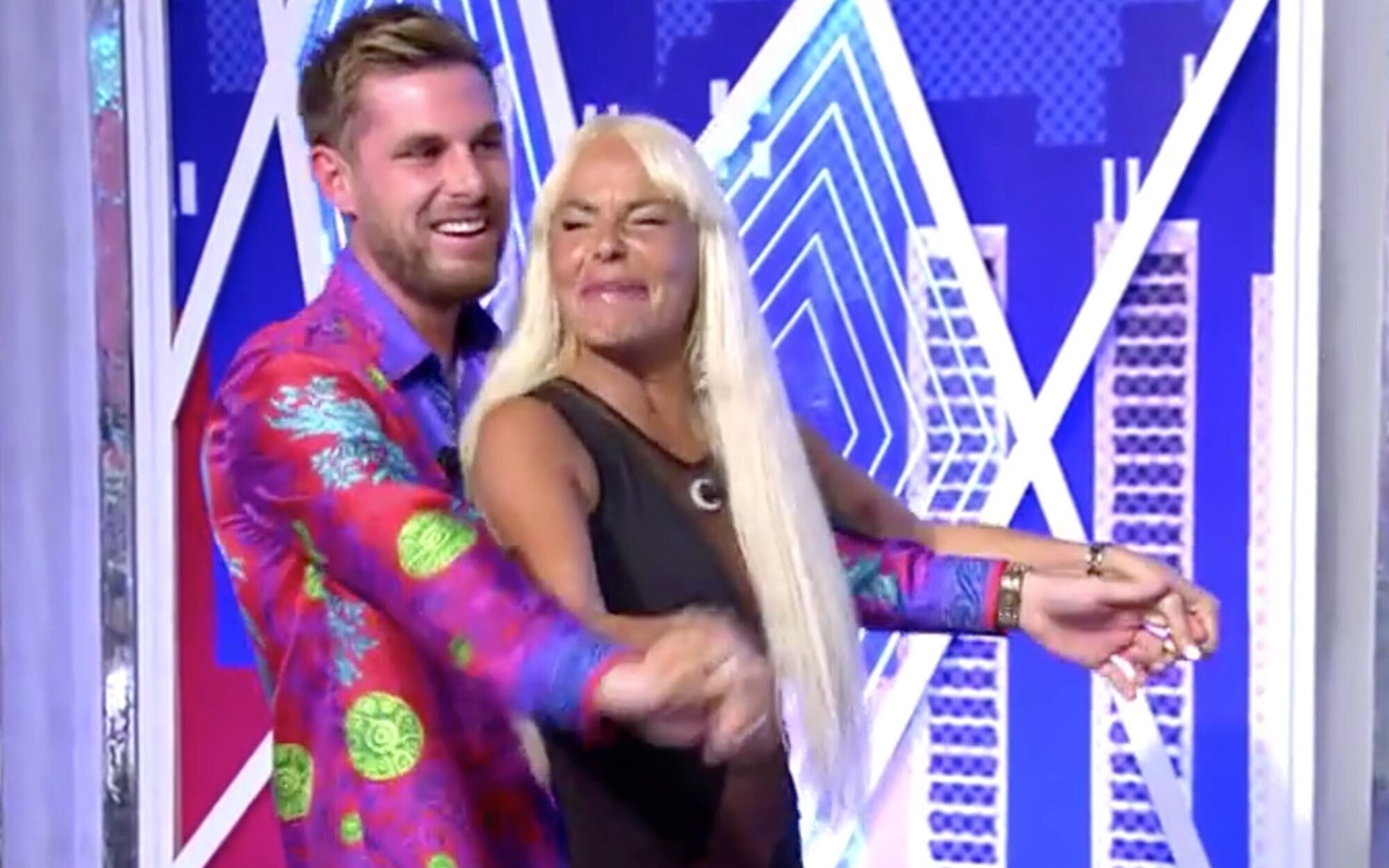 Tom Brusse afirma haber vivido una noche de pasión con Leticia Sabater: "Me mira de una manera muy intensa"