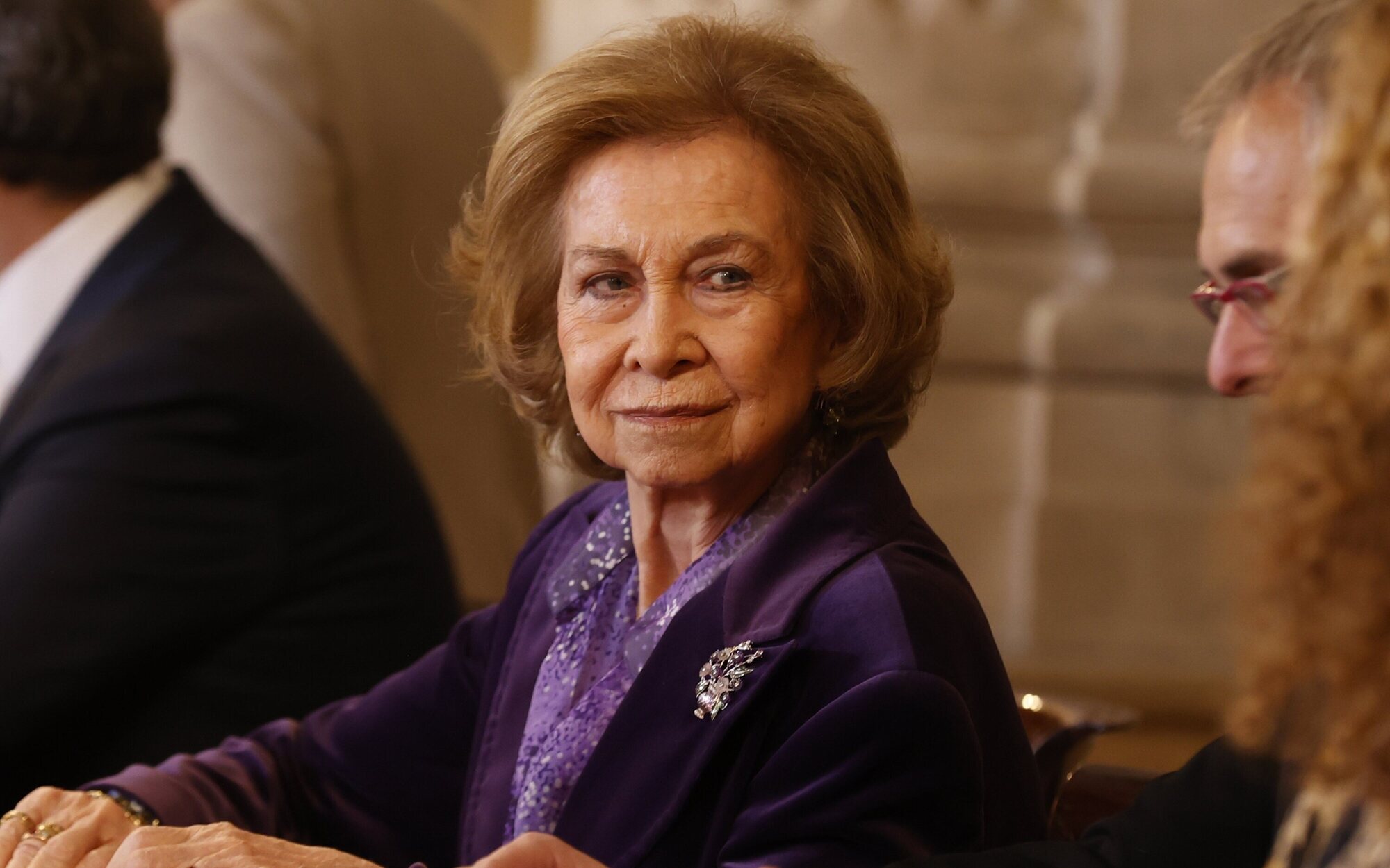 La reina Sofía tendrá una docuserie con la adaptación de los libros de Pilar Eyre y Pilar Urbano