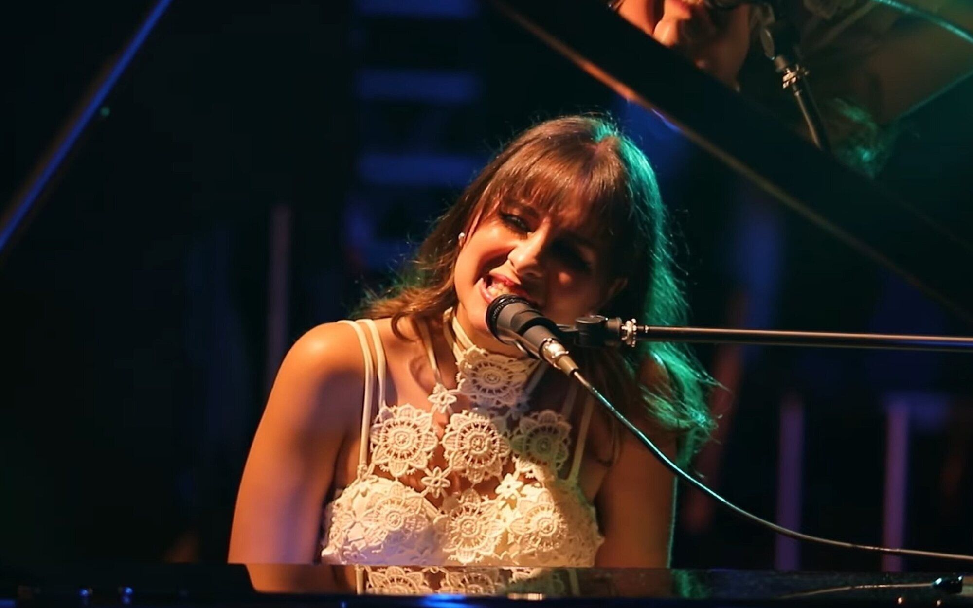 Thalía Garrido recupera su carrera musical con el lanzamiento de "Calma y tempestad"