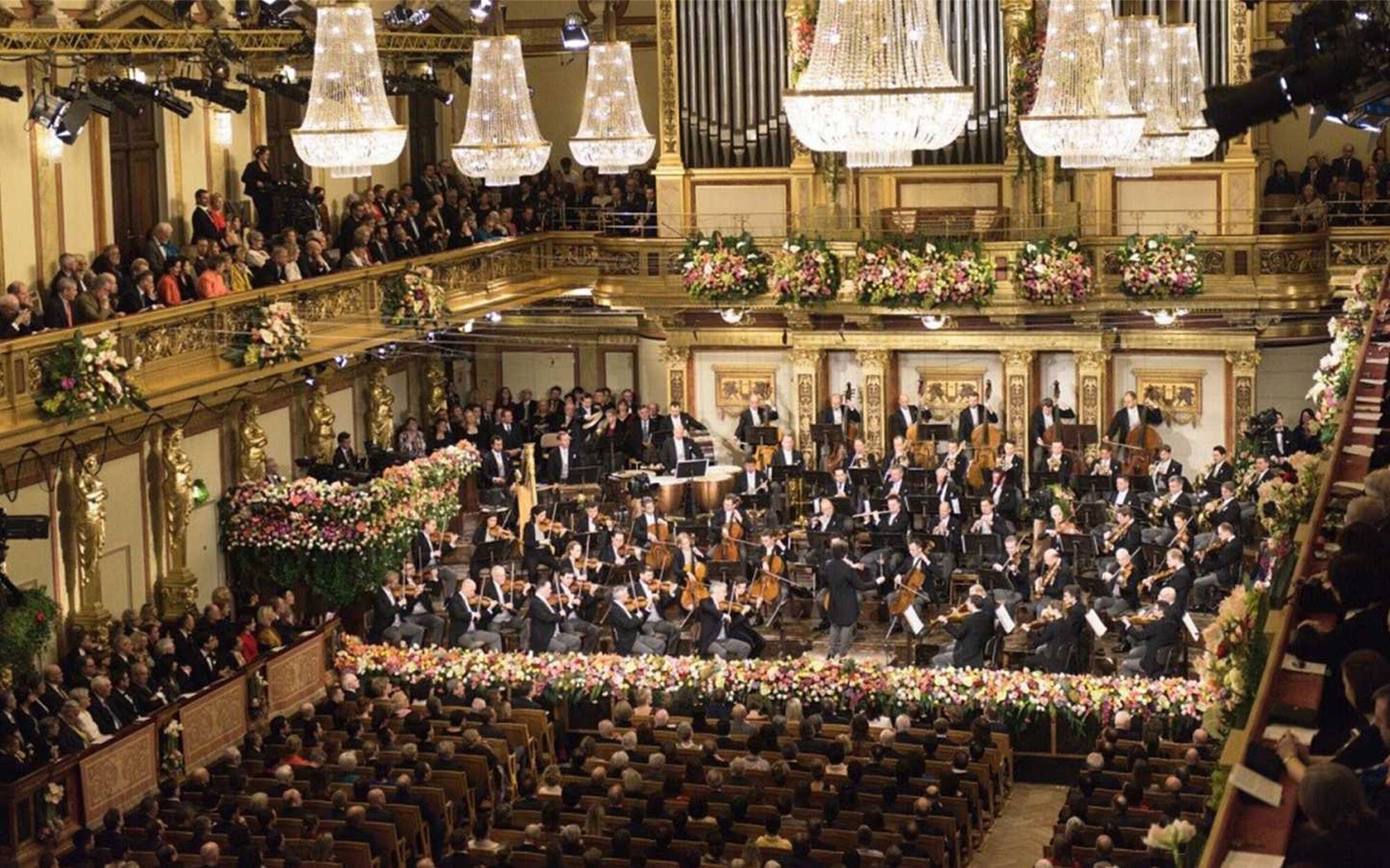 Guía para no perderse nada en Año Nuevo: Concierto de Viena, 'Secretos de familia' y el adiós de 'Tentaciones'