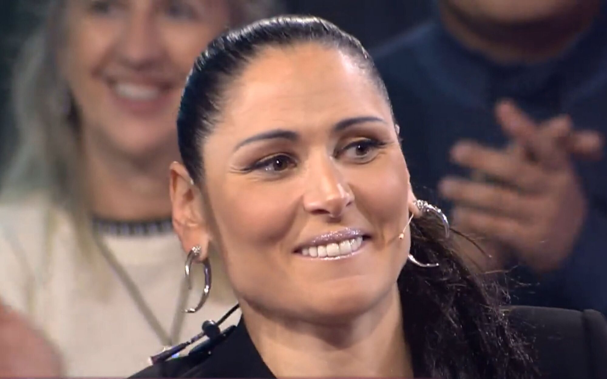 Rosa López mete la pata dos veces en el 'Mediafest Night Fever': "Esto es grabado, ¿no?"