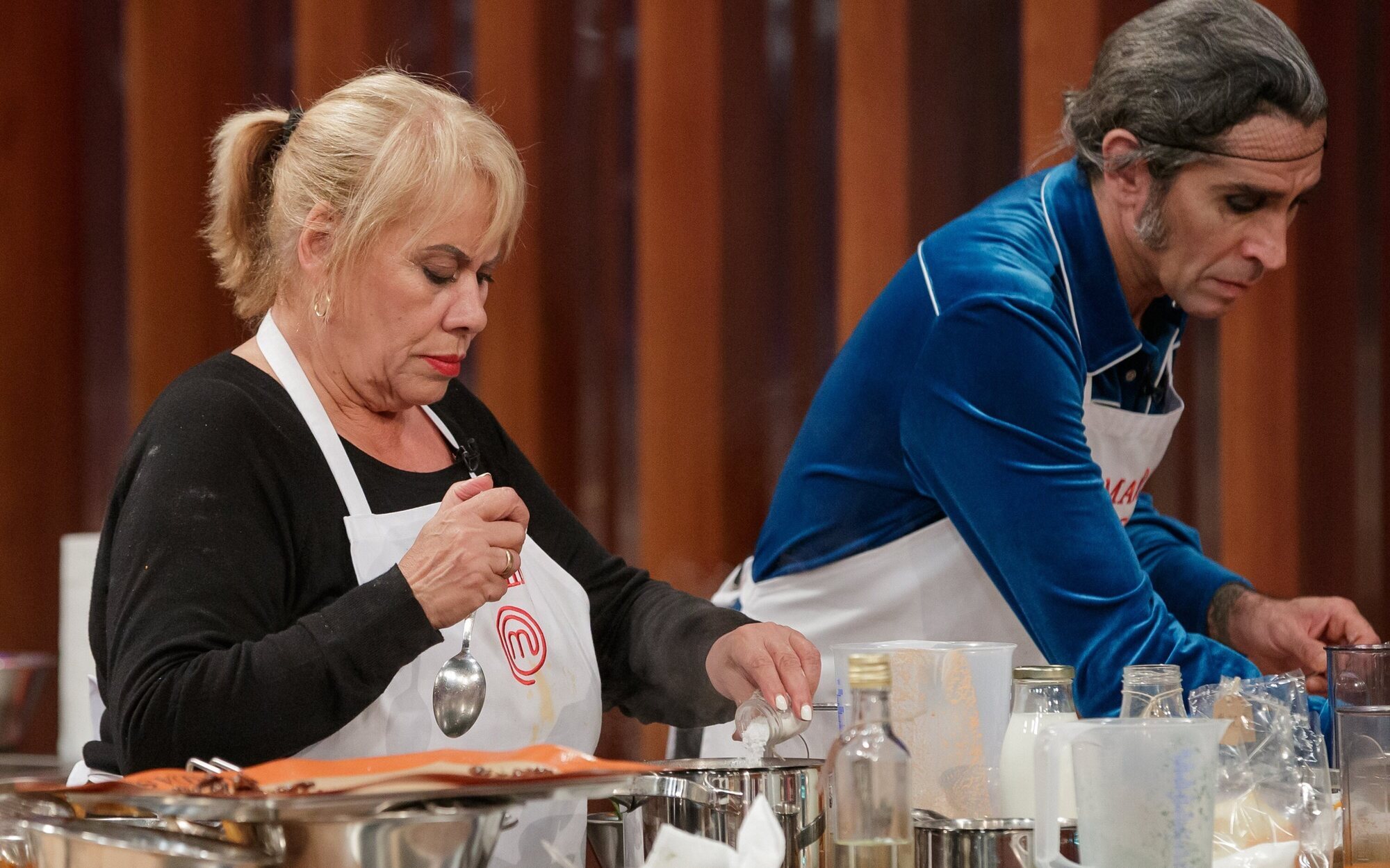 Susto en 'MasterChef Navidad' al arder la elaboración de Carmina Barrios: "Para haberme quemado a lo bonzo"