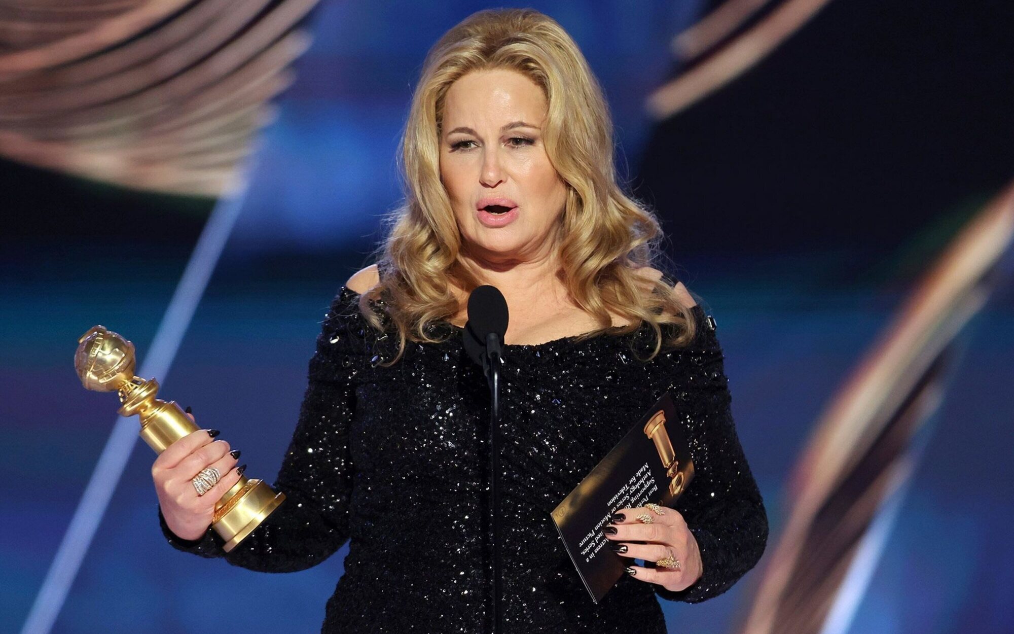 Jennifer Coolidge, reina absoluta de los memes de los Globos de Oro 2023