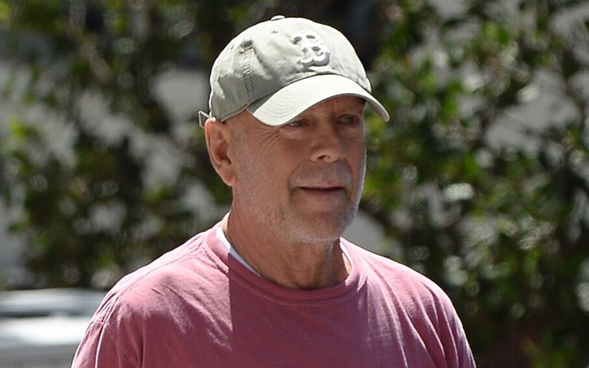 La familia de Bruce Willis anuncia que padece demencia casi un año después de retirarse por su afasia