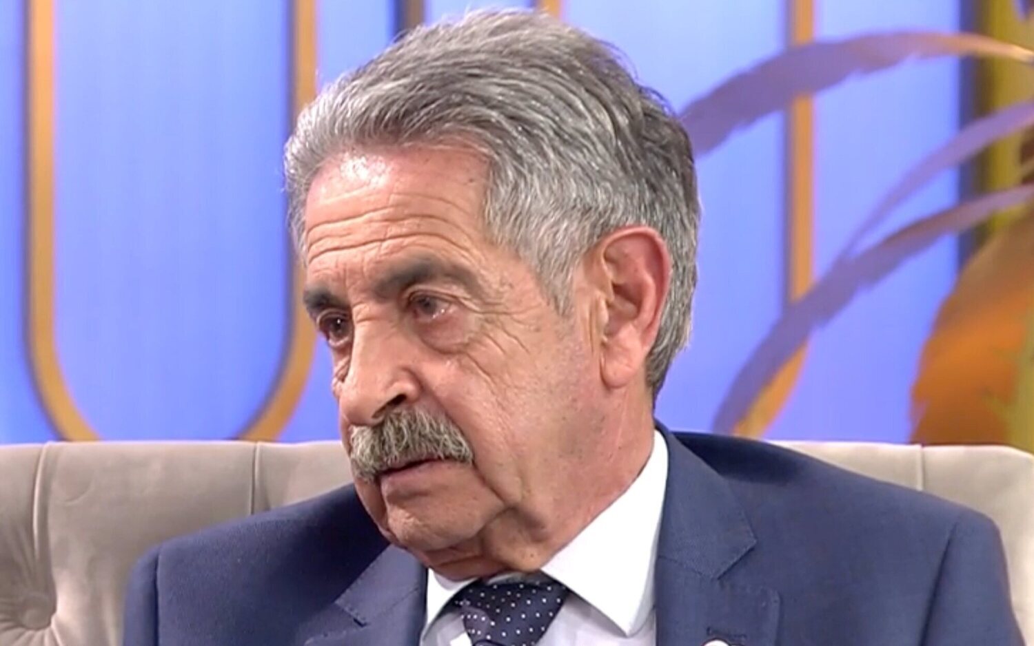 Miguel Ángel Revilla atiza al rey Juan Carlos en 'Fiesta'