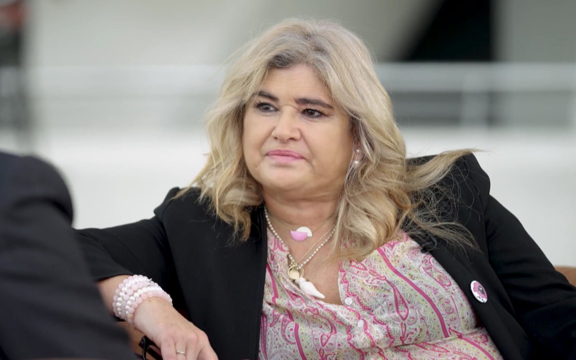 'Viajando con Chester' suprime la "encerrona" a Lucía Etxebarria tras su queja en redes