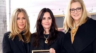 Courteney Cox recibe su Estrella en el Paseo de la Fama junto a sus 'Friends', Jennifer Aniston y Lisa Kudrow