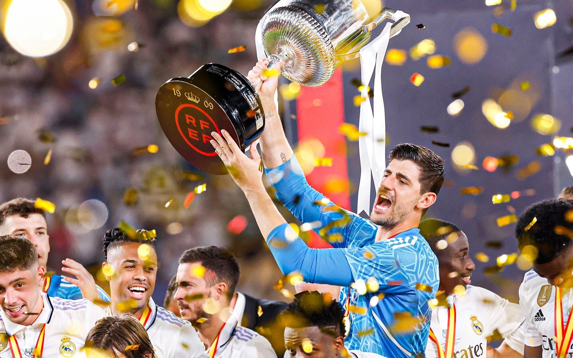 La 1 arrasa con la Coronación (22%) y el fútbol (39,5%), que lleva al unidígito a 'Got Talent' y 'La Voz Kids'