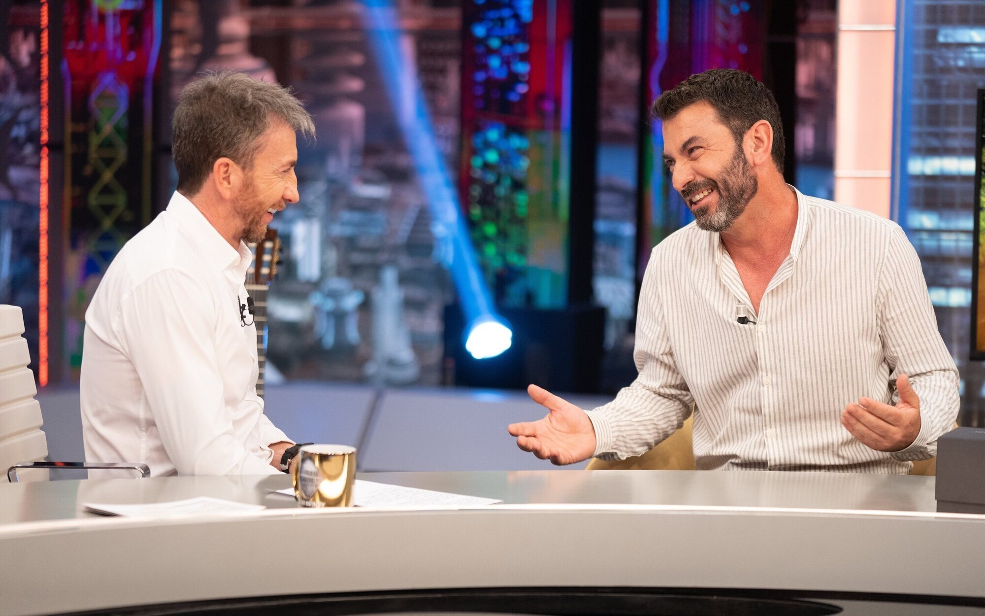 El "regalazo" de Pablo Motos a Arturo Valls que solo tienen otros tres invitados de 'El hormiguero' 