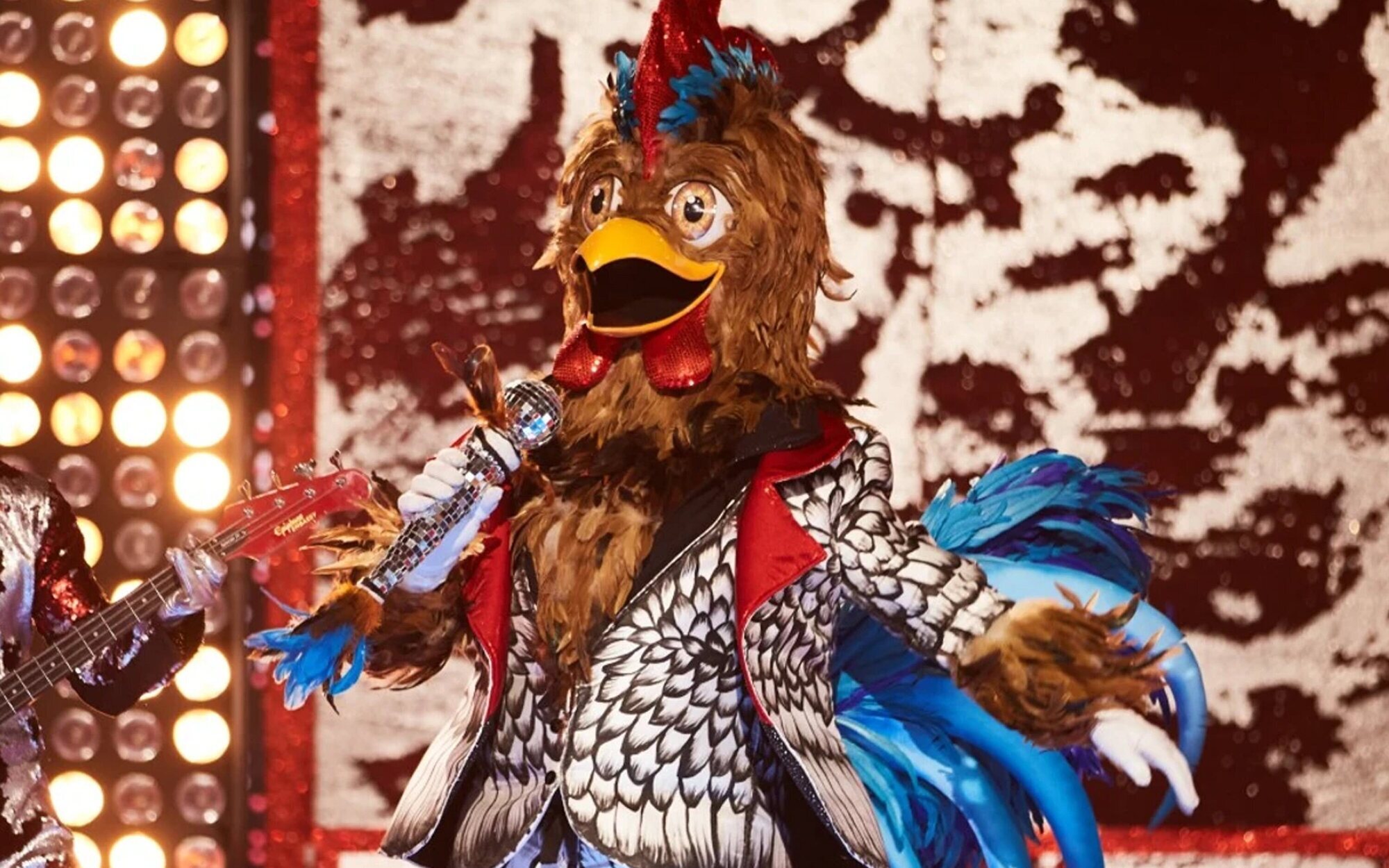 ¿Quién se oculta detrás de Gallo en 'Mask Singer 3', Santiago Segura o José Coronado?
