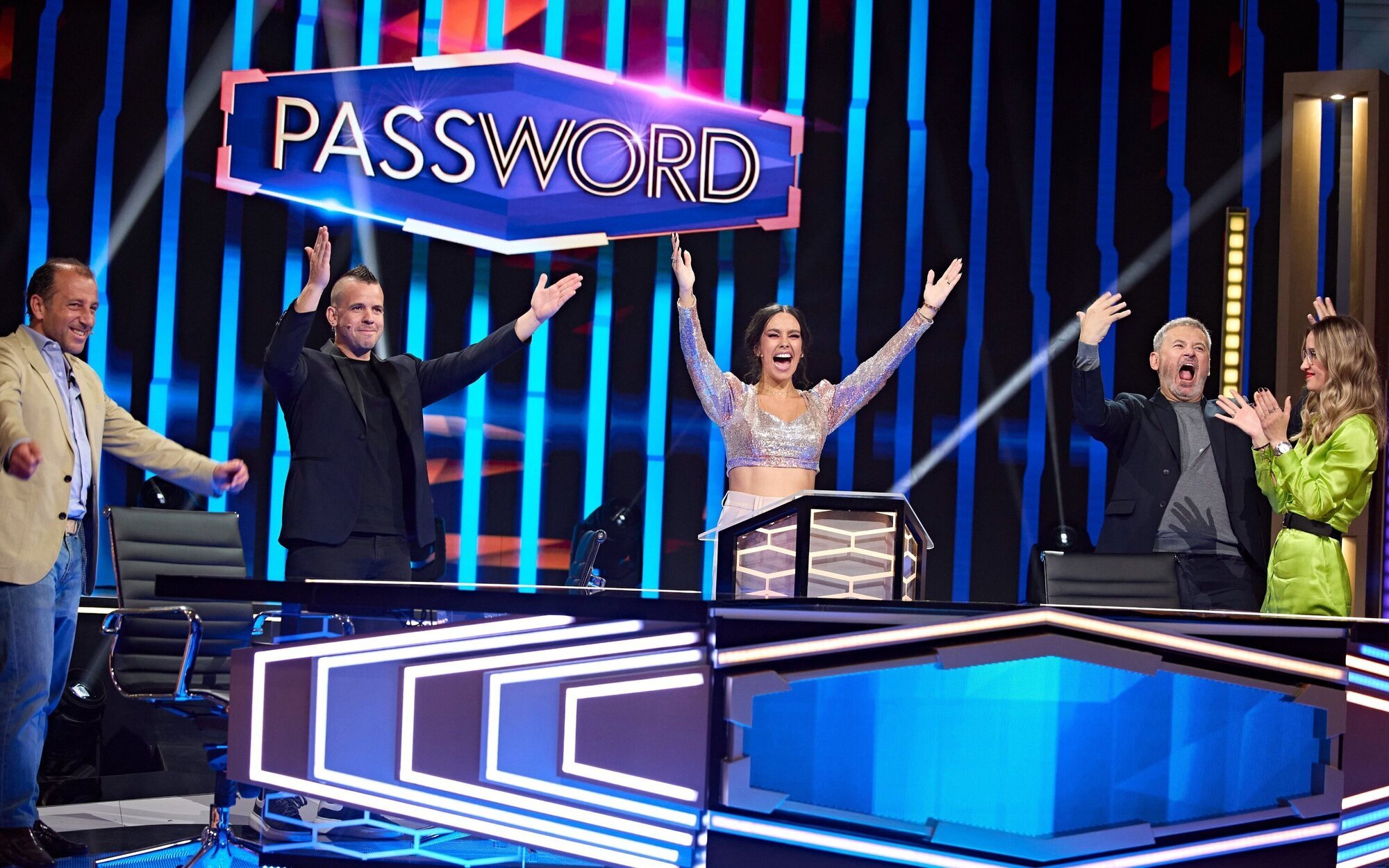 La llegada de 'Password' (12,7%) y "Grease" (8,5%) noquean el estreno de 'La última noche' (8%)