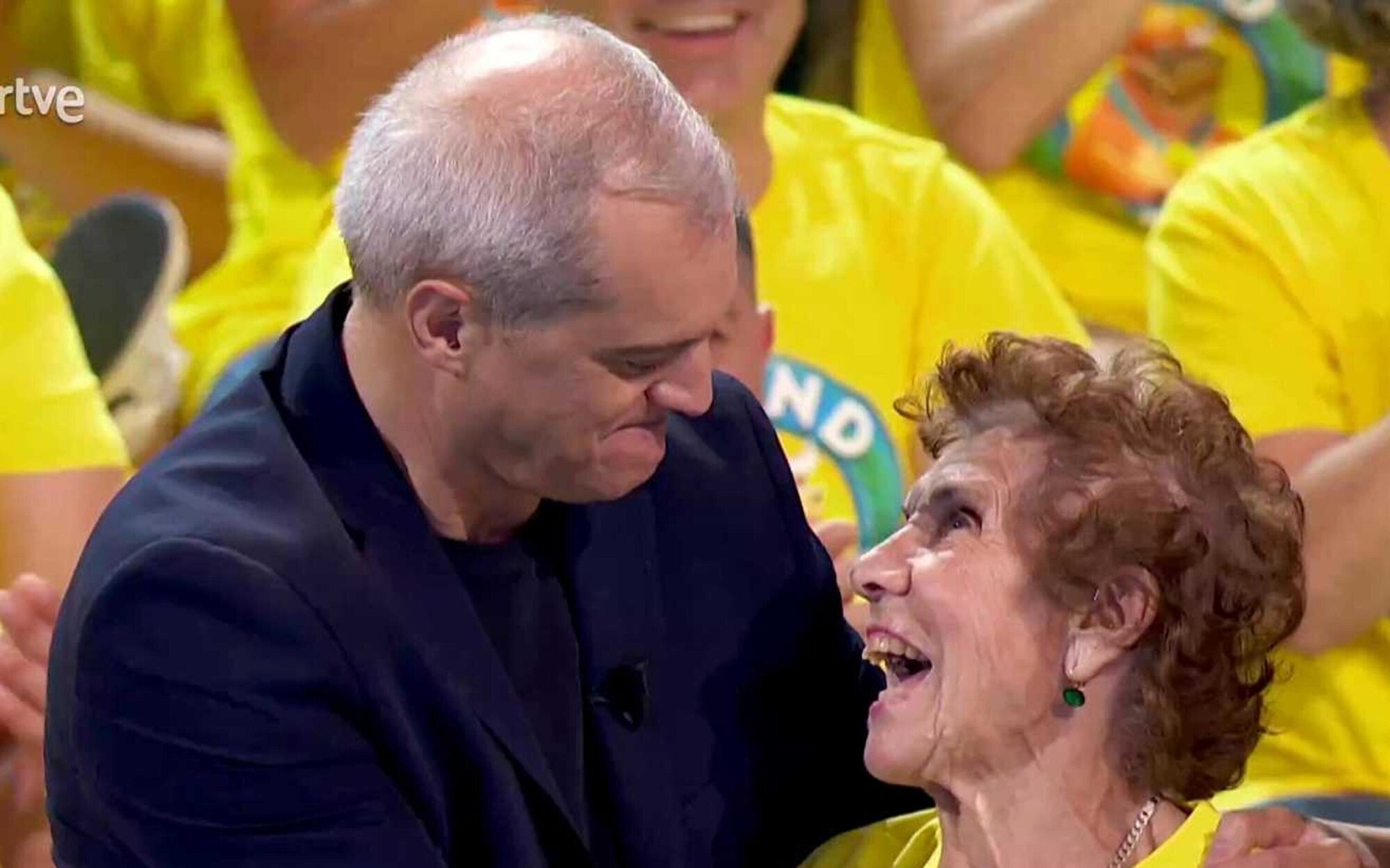 Ramón García se emociona en el 'Grand Prix' con una admiradora de 93 años: "Te veo todos los días" 
