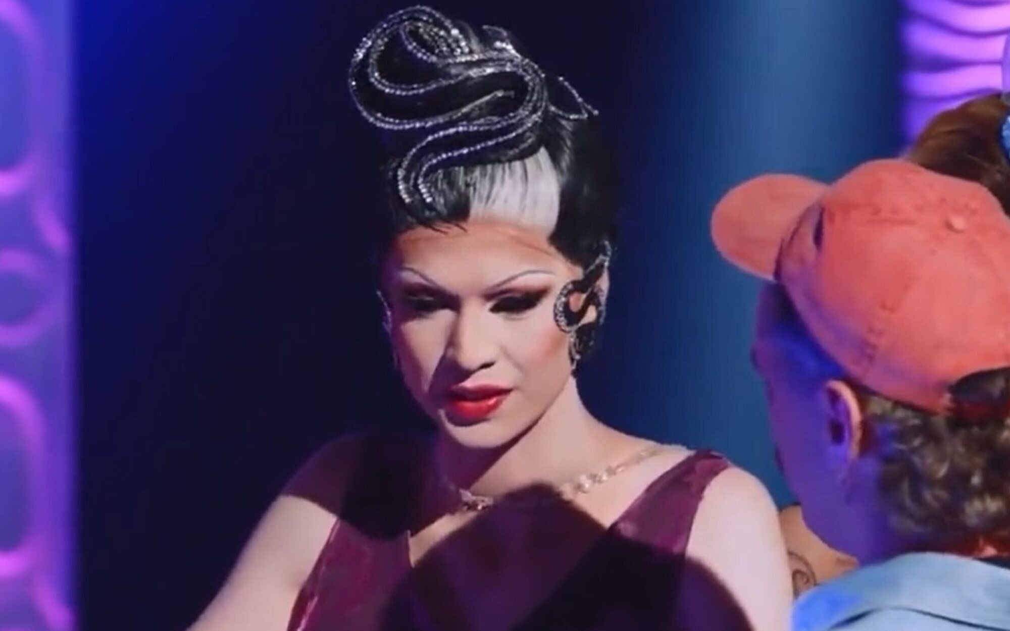 Una drag queen se desmaya antes del lip sync en 'Drag Race Down Under' y RuPaul lo aplaza