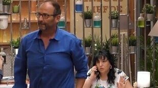 Carolina no deja el móvil en 'First Dates' y opina sobre Julio y la cita: "Una mierda, increíblemente horrible"