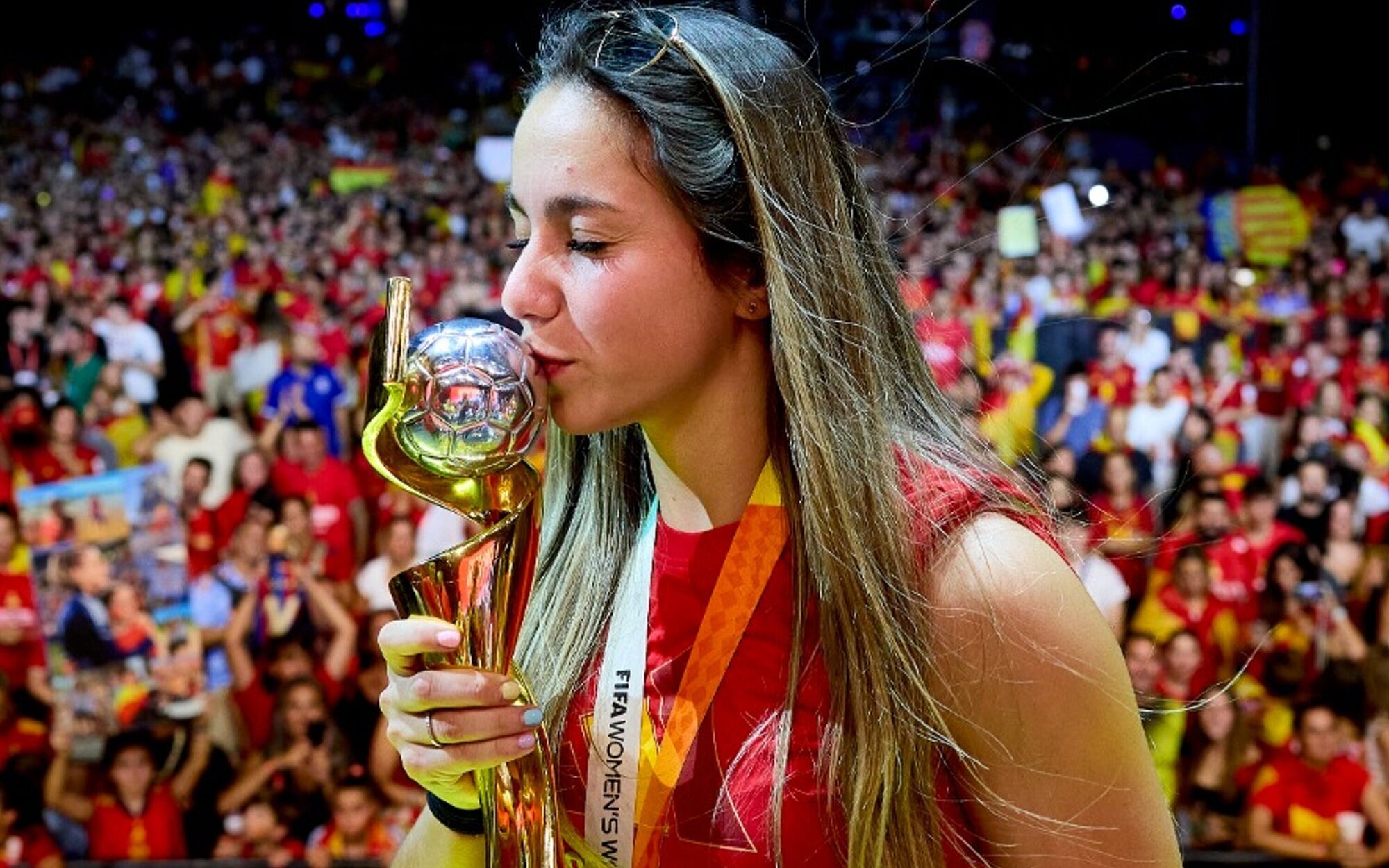 La fiesta de las campeonas del Mundial (18,4%) mejora al desplazado 'Grand Prix'