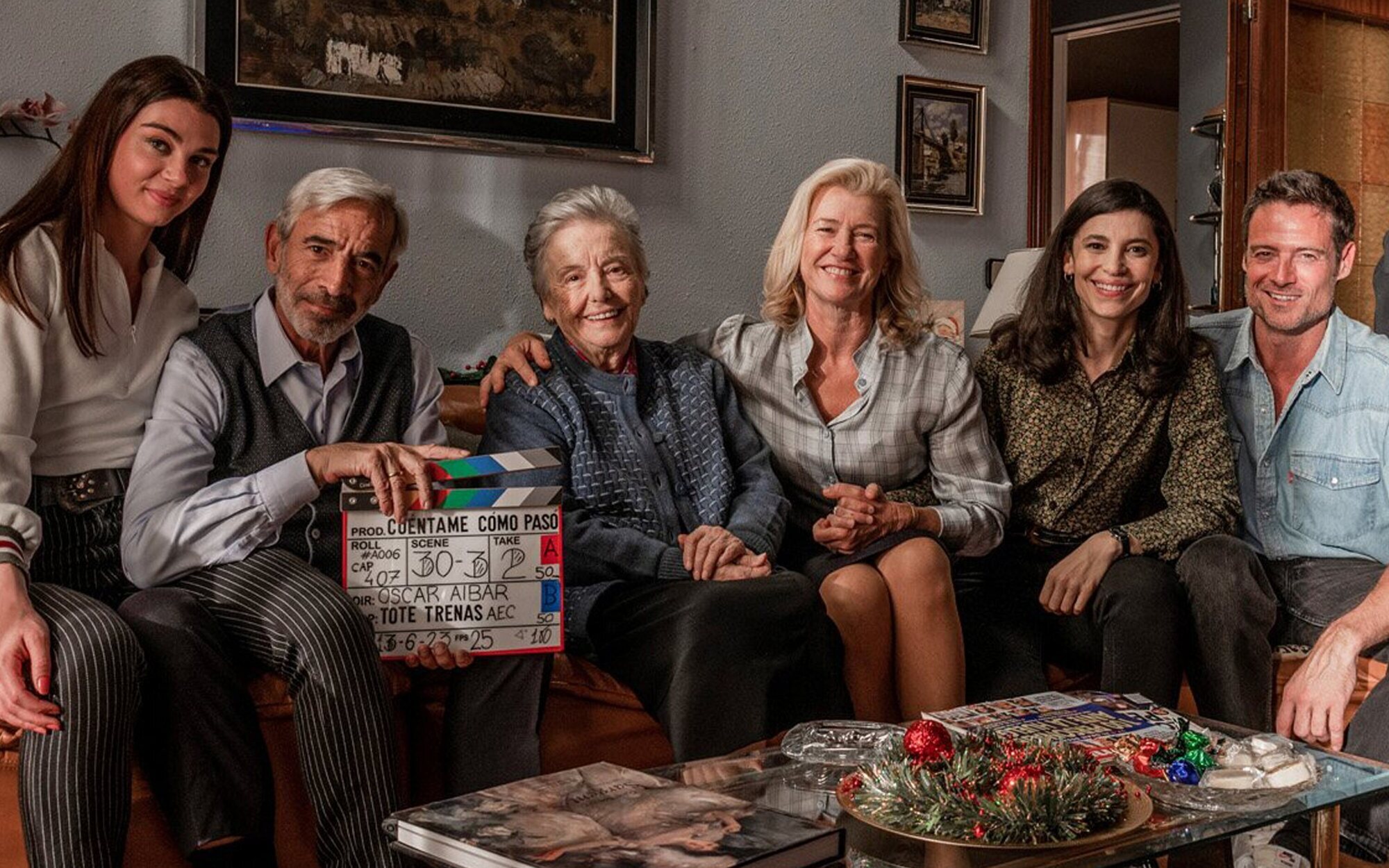 Primera foto de familia de 'Cuéntame' con el regreso de Carlos y Karina a San Genaro para la última temporada