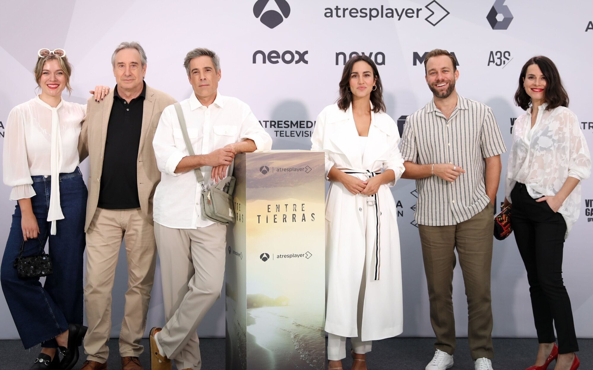 Antena 3 aclara que 'Entre tierras' es la "adaptación libre" de 'La esposa': "No es un acto de piratería"