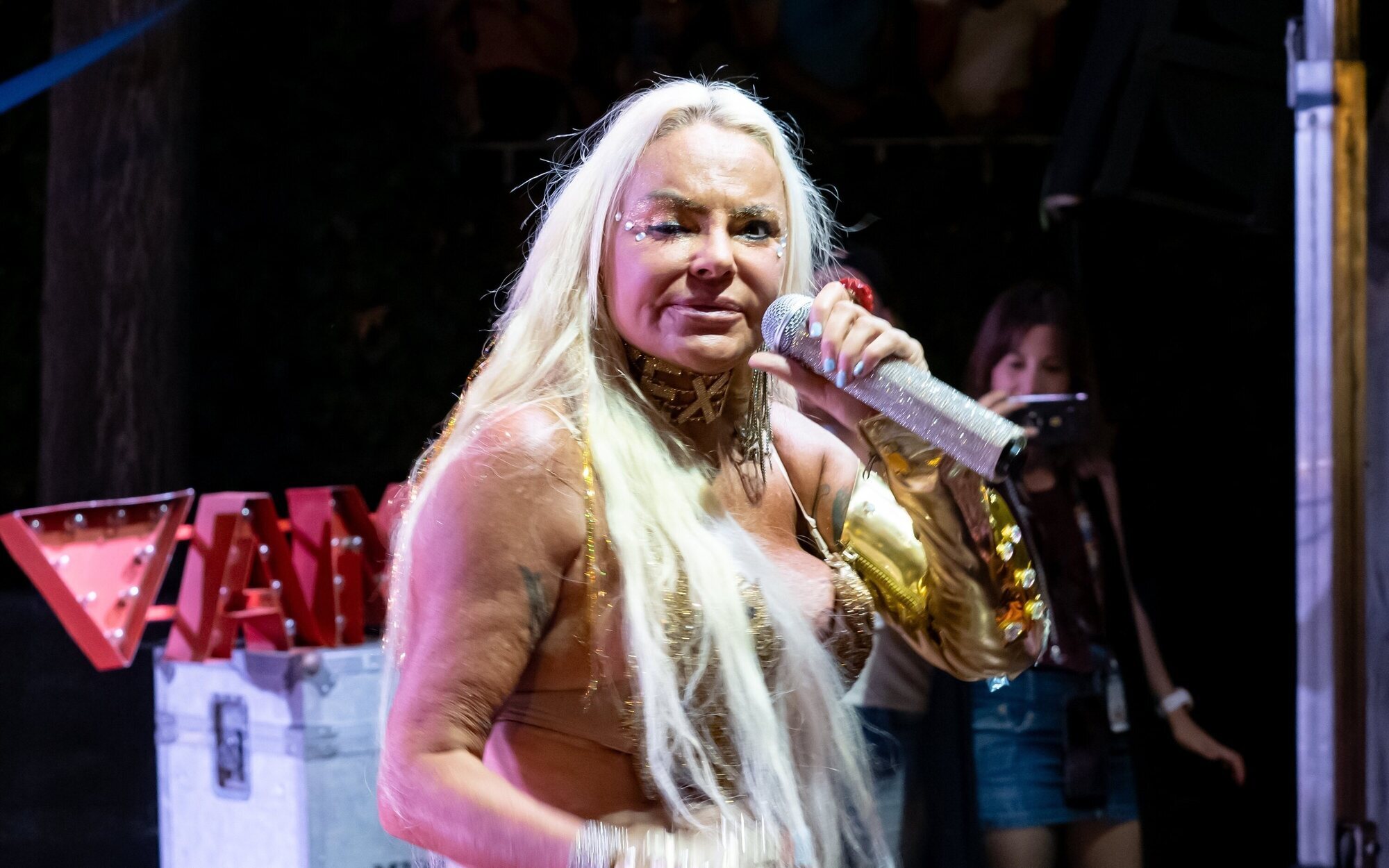 Leticia Sabater sufre una agresión sexual de un fan durante un concierto 