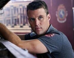 'Chicago Fire' arrasa con cuatro capítulos entre lo más visto, pero lidera el cine de Trece con "Este cura"