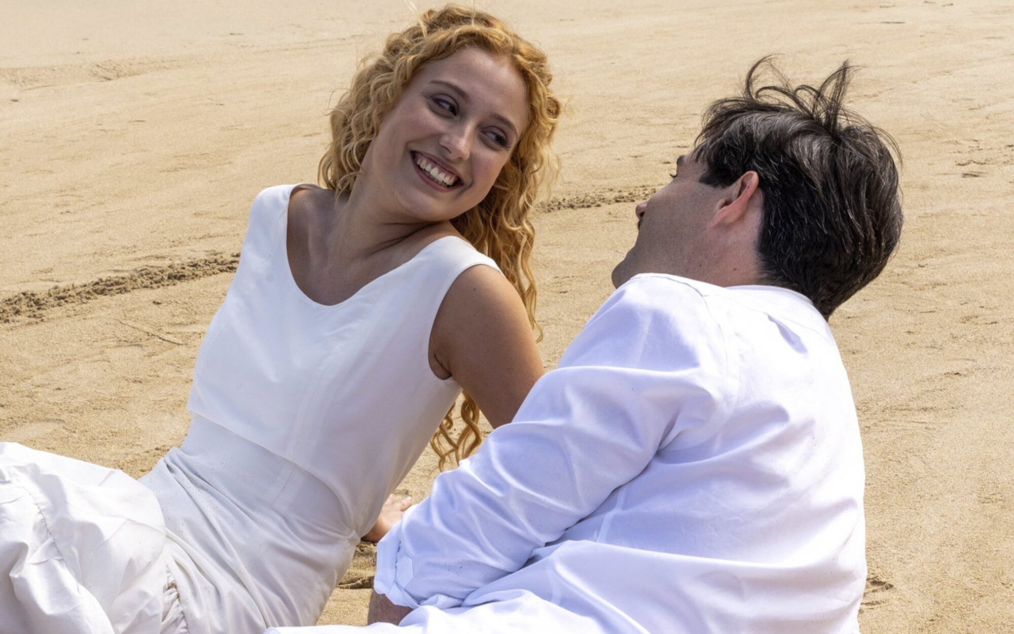 'La promesa' llevará a Jana y Manuel a un lugar paradisíaco y despertará la furia de Cruz