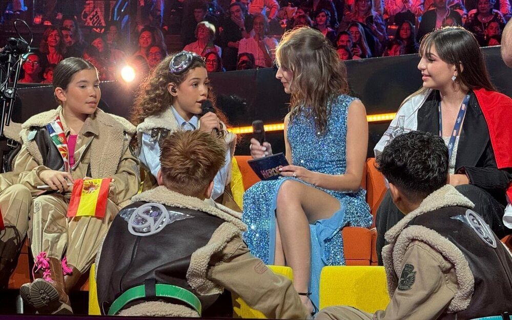 El lapsus de Sandra Valero reina entre los memes de Eurovisión Junior 2023, que no olvidan los estilismos