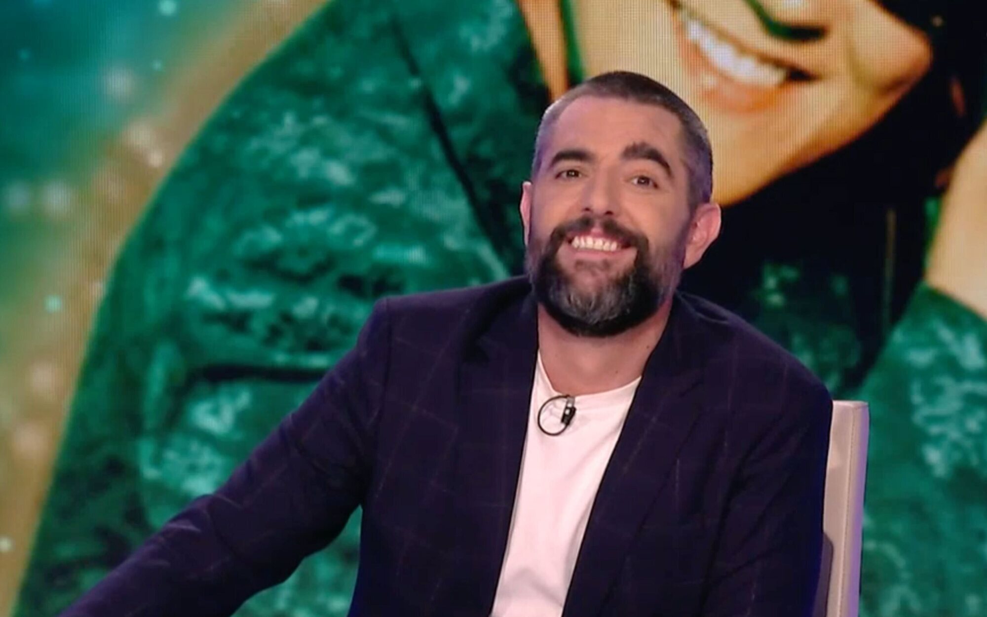 Dani Mateo vuelve a dejar a elección del público su traje para las Campanadas 2023/2024