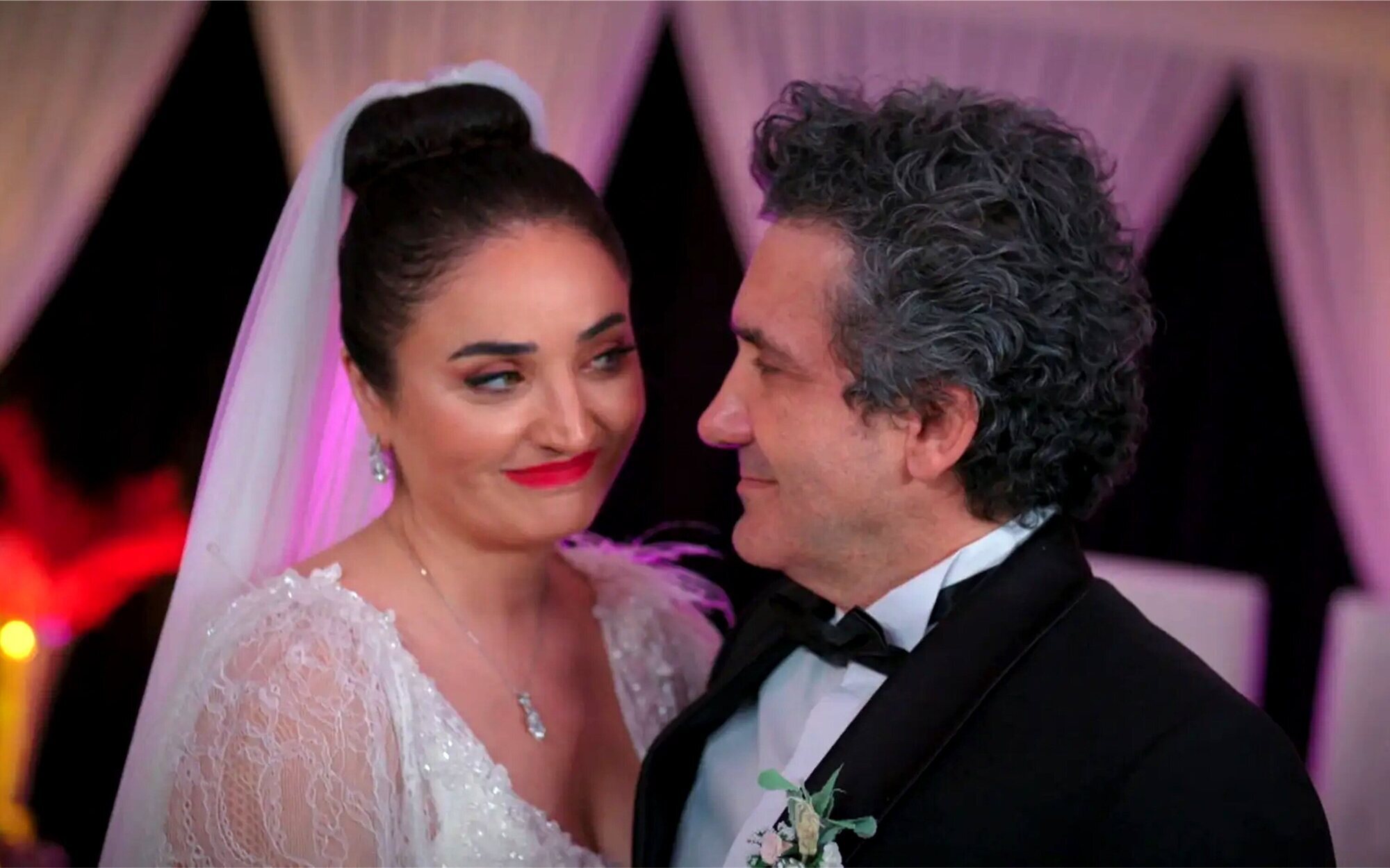 'Hermanos' (14,7%) recupera el liderazgo frente a "El mediador" (8,4%) y la subida con 'Lazos de sangre' (9%)