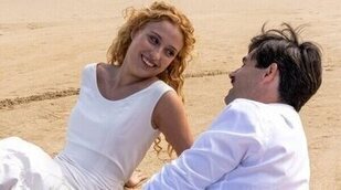 Los secretos de las escenas en la playa de 'La promesa', destapados por Ana Garcés y Arturo García Sancho