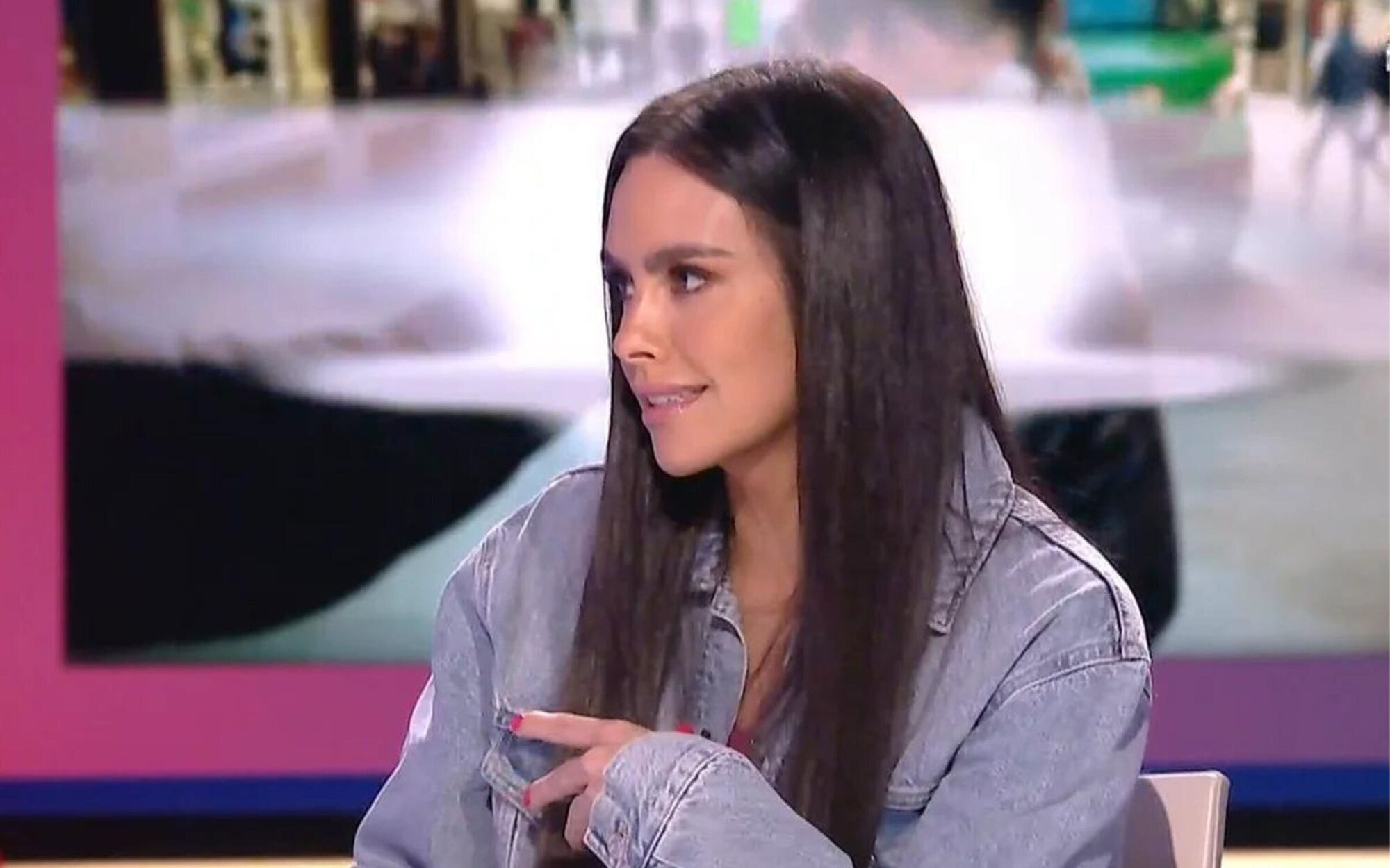 El reproche de Cristina Pedroche a 'Espejo público' por su vestido: "Parece que queréis desvelar el secreto"