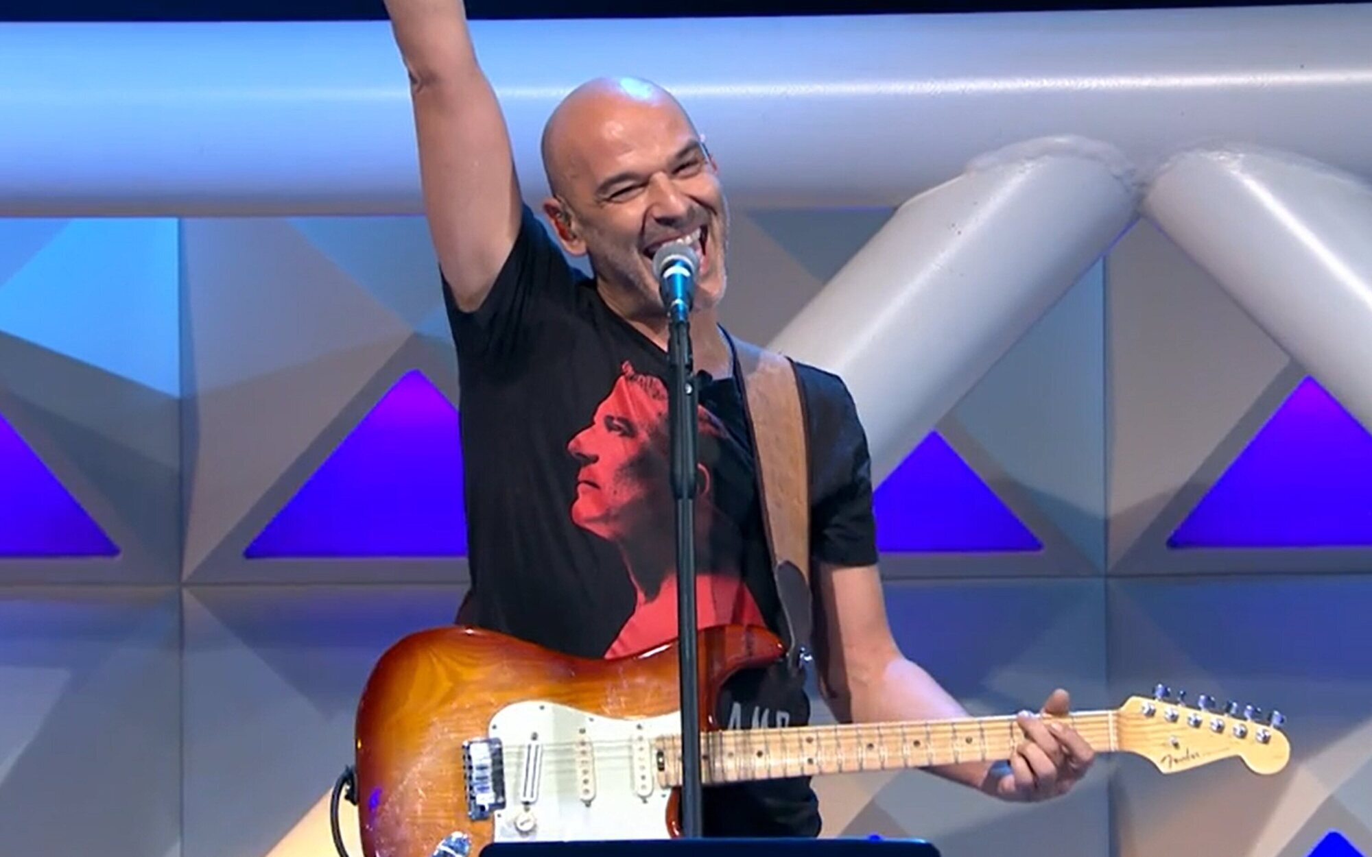 'La ruleta de la suerte' se despide de Jota Bejarano, su cantante suplente, tras tres programas