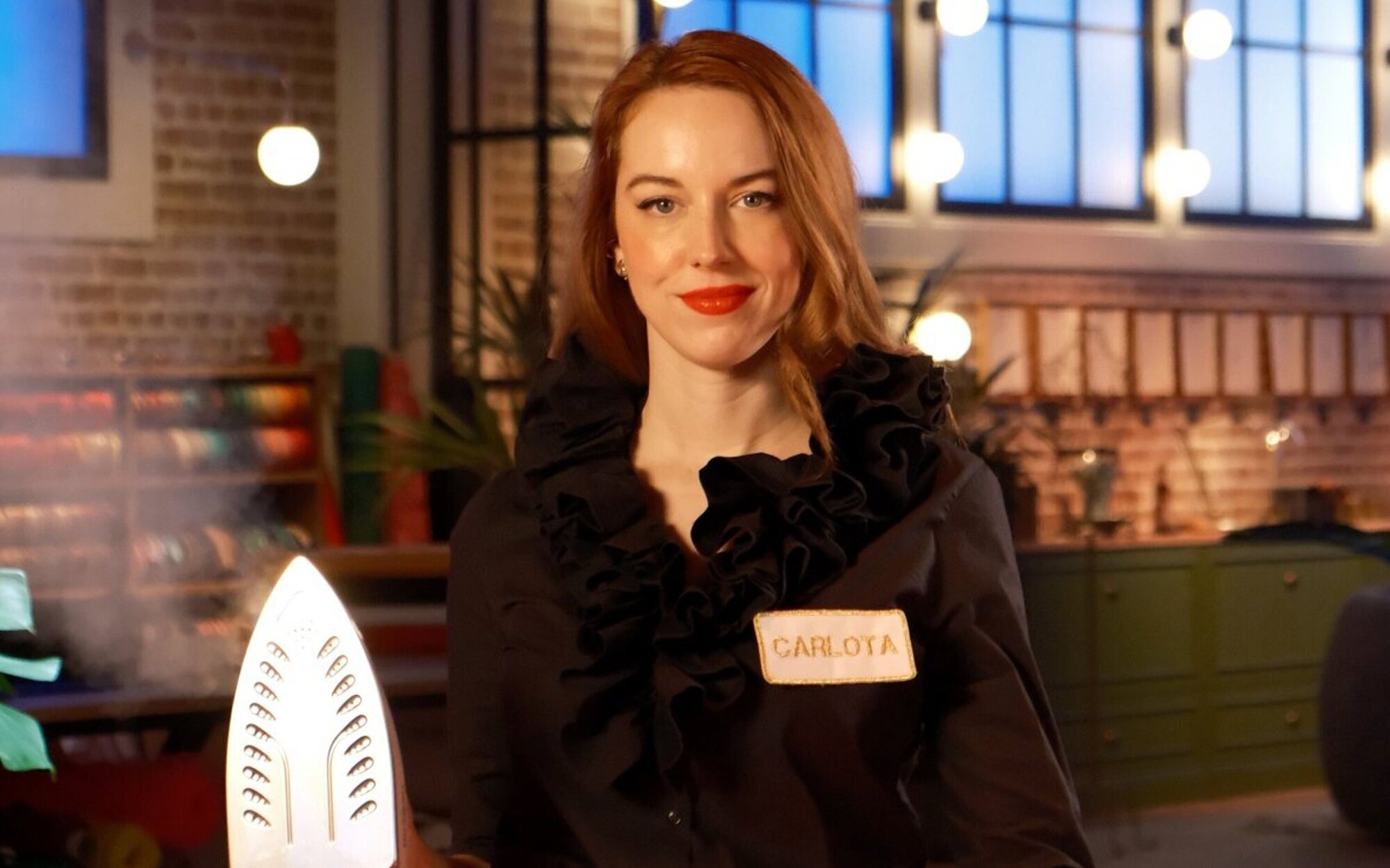 'Maestros de la costura 6': Carlota, segunda expulsada por una prenda con "poco trabajo"