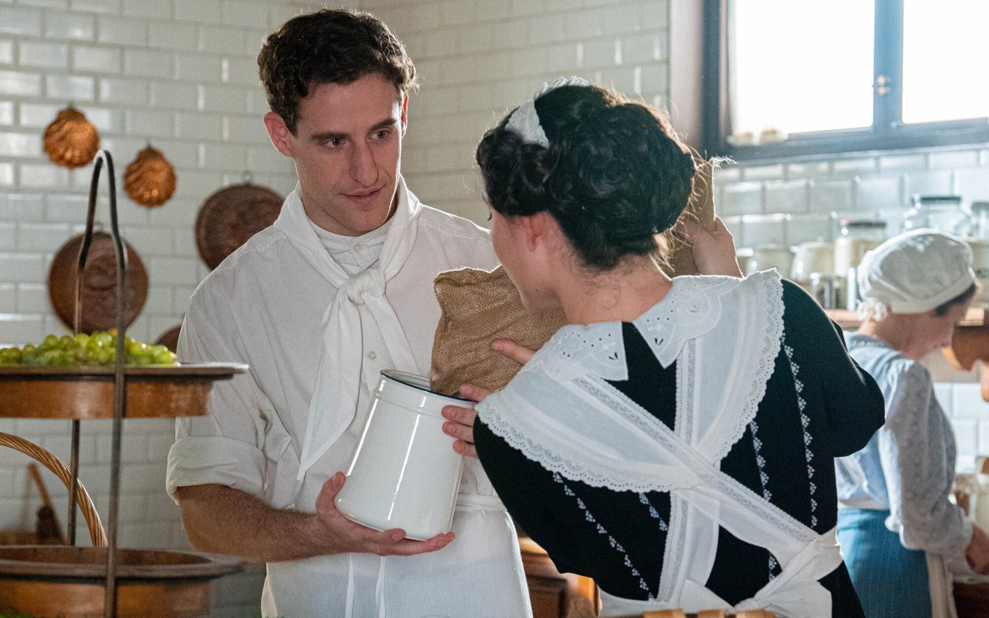 'La promesa' aislará a Curro y desvelará el error de Salvador con respecto a su boda